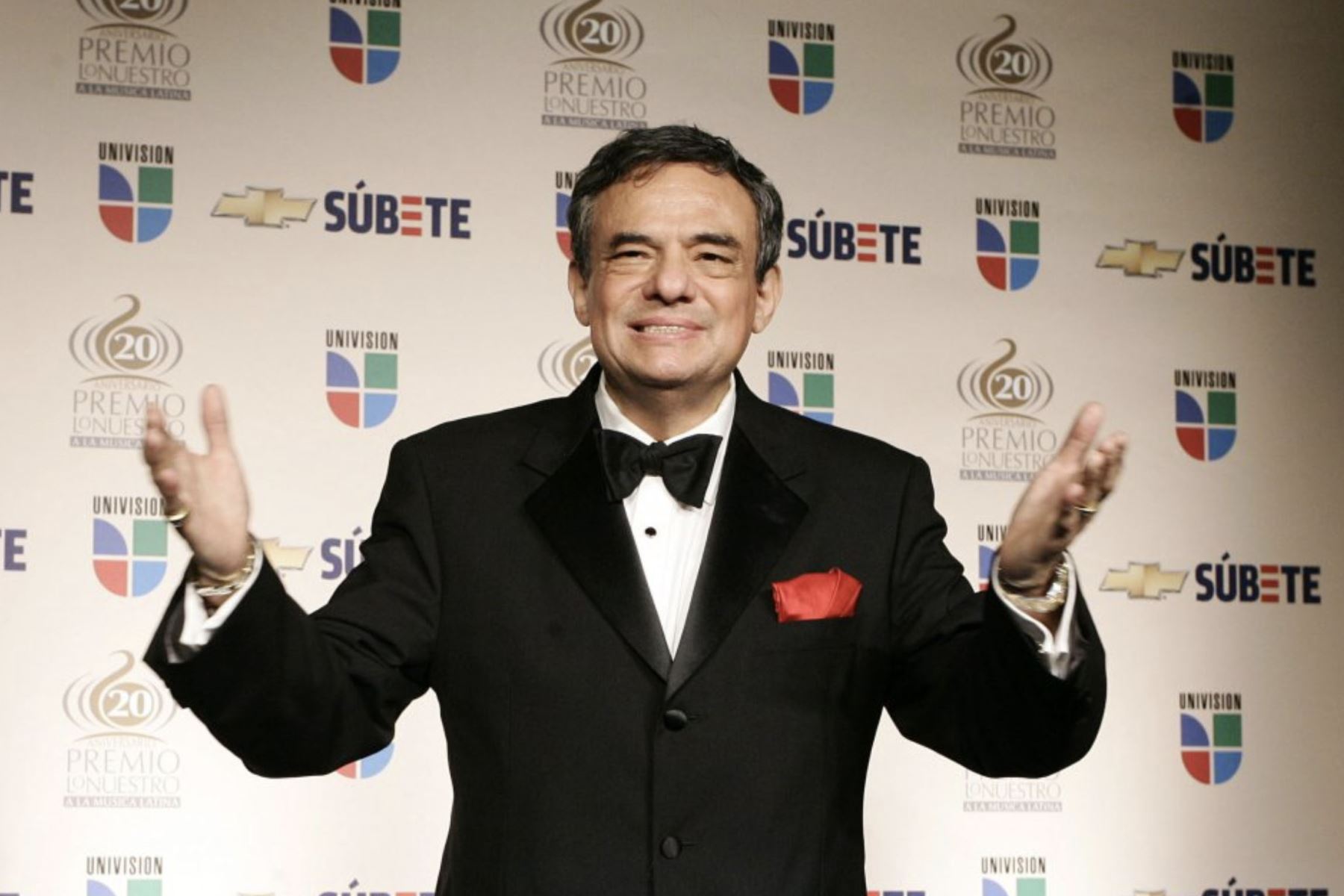 El cantante mexicano José José posa durante la vigésima entrega de los Premios Lo Nuestro, el 21 de febrero de 2008 en el American Airlines Arena, en Miami, Florida (EE UU).
Foto: EFE