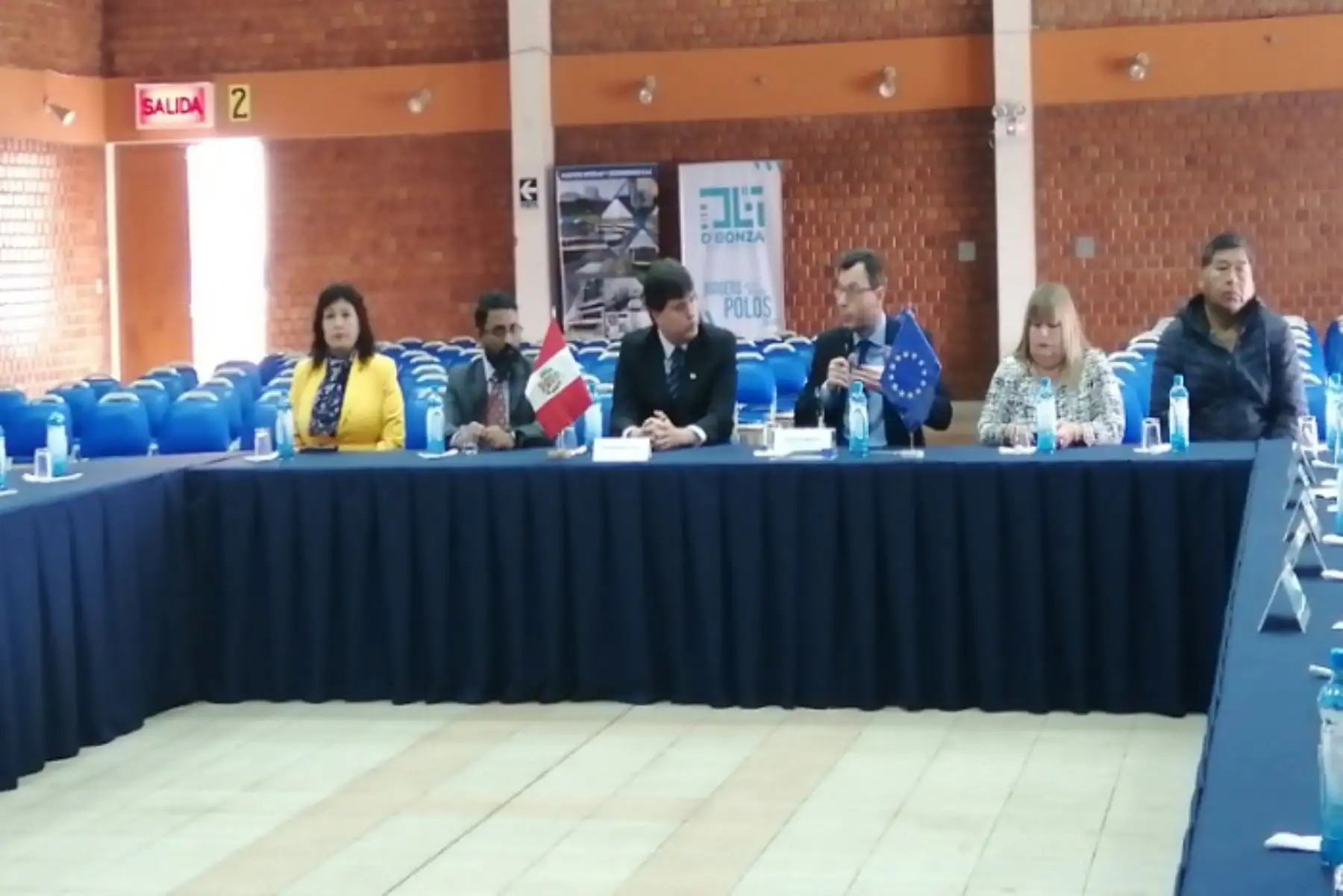 Unión Europea (UE) ve con mucho interés el desarrollo de la Zona Franca de Tacna (Zofratacna), toda vez que se trata de un sistema que ofrece ventajas competitivas a las empresas que operan en esta zona y las ayudará a afrontar los desafíos comerciales que exige el mercado mundial, consideró el embajador de la UE en el Perú, Diego Mellado.
