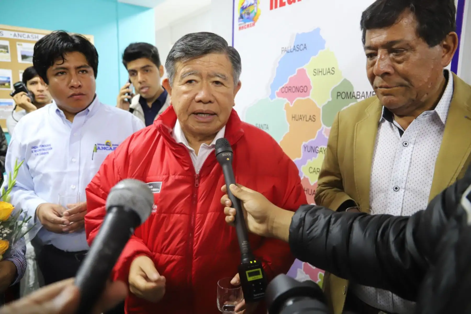 El director de la ARCC, Nelson Chui, se reunió con alcaldes de Áncash para brindarles información sobre el estado de las intervenciones de reconstrucción.