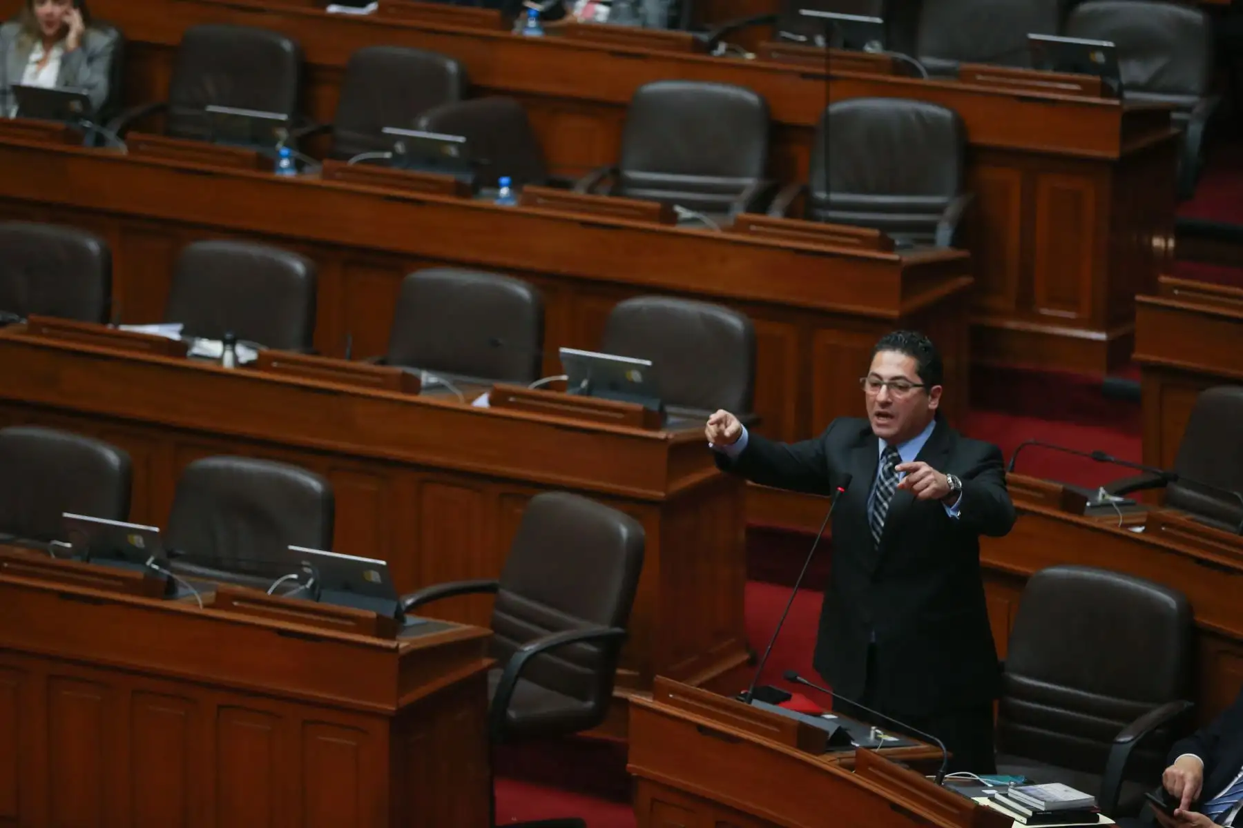 Así fue la reacción de los congresista tras anuncio de disolución del parlamento. Foto: ANDINA/Jhony Laurente