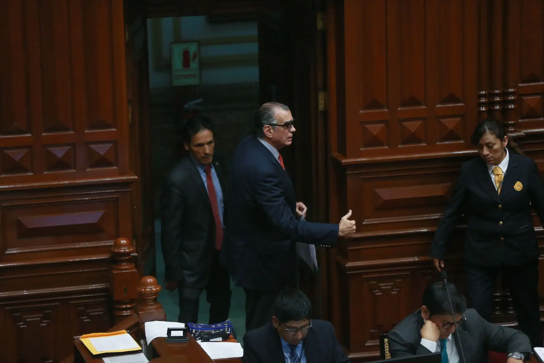 Así fue la reacción de los congresista tras anuncio de disolución del parlamento. Foto: ANDINA/Jhony Laurente