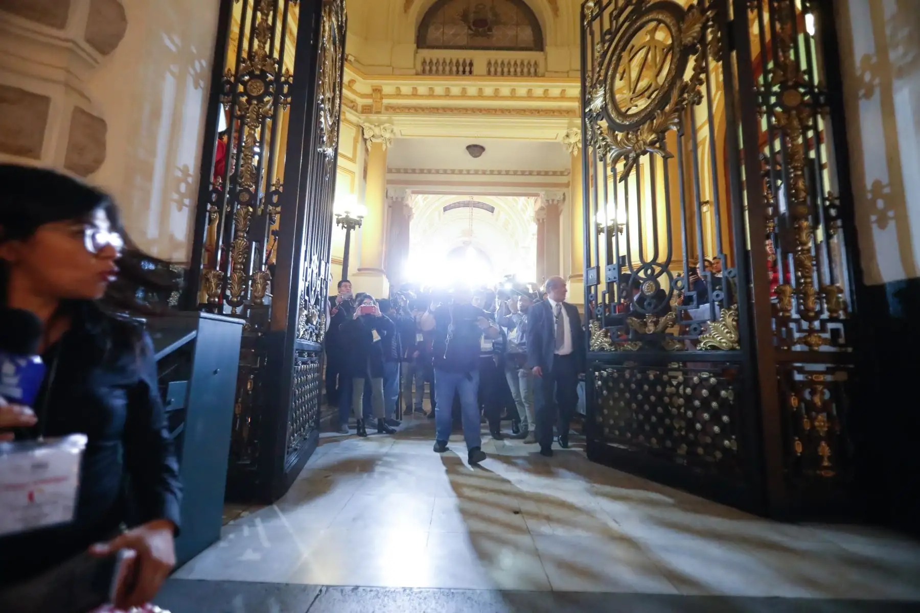 Extremas medidas de seguridad en los exteriores del Congreso de la República. Foto: ANDINA/ Renato Pajuelo