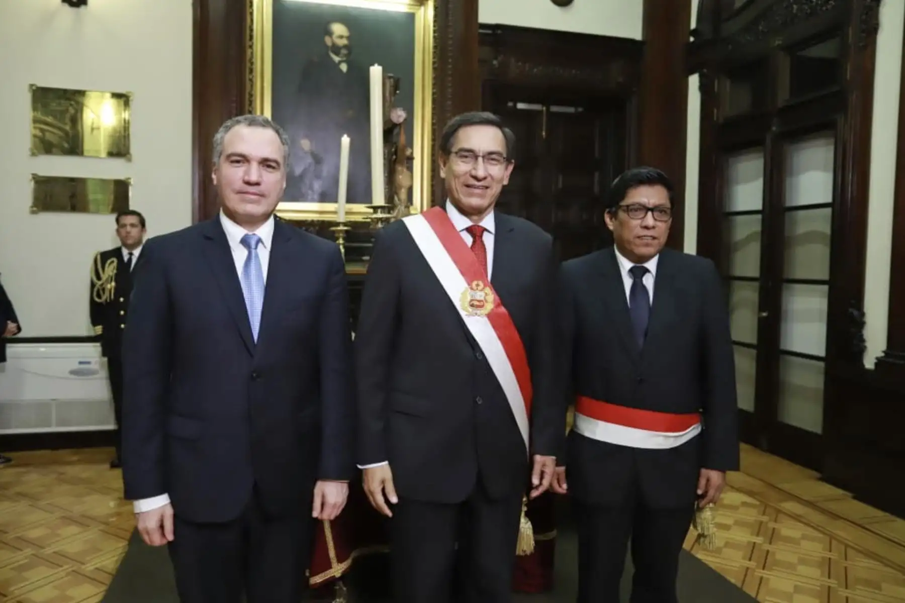 Presidente Vizcarra toma juramento al nuevo jefe del gabinete, Vicente Zeballos. Foto: ANDINA/ Prensa Presidencia