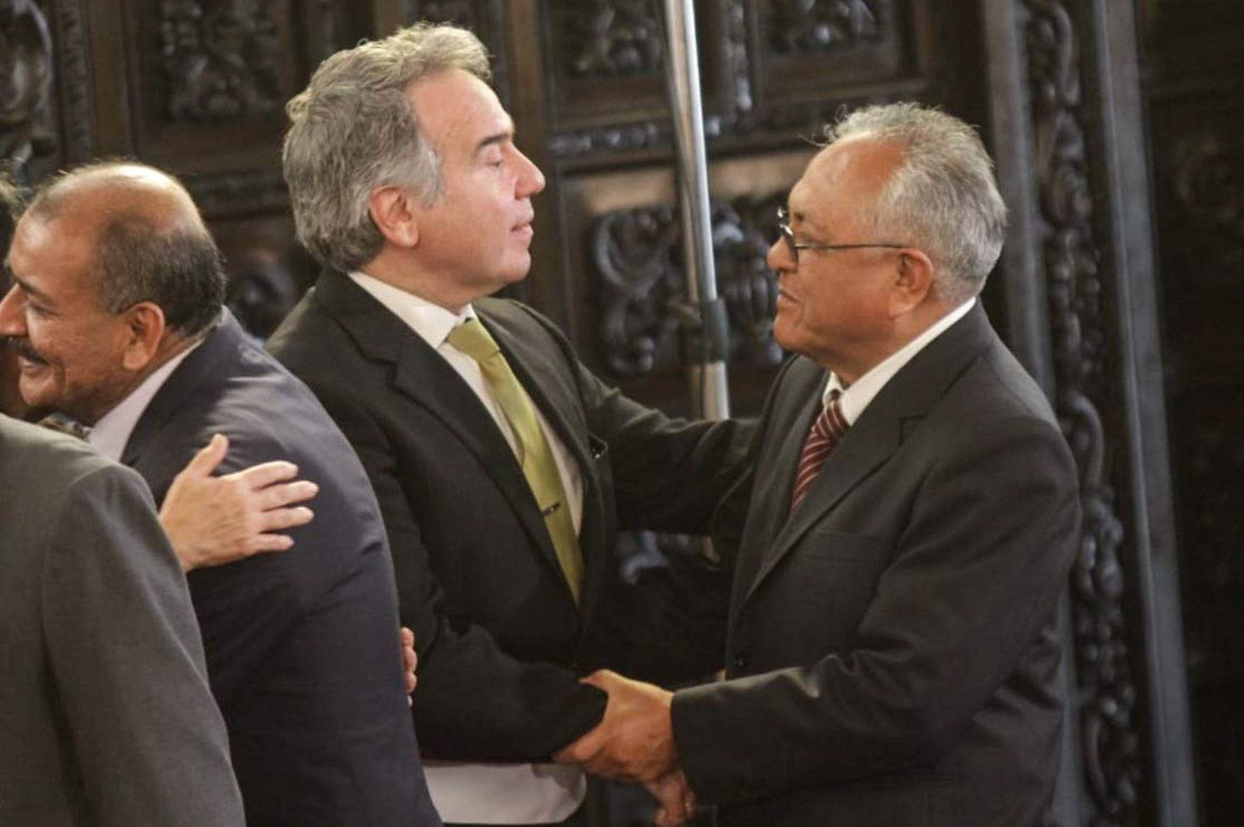 El gobernador regional de Lima, Ricardo Chavarría, expresó su voluntad de trabajar de la mano con el nuevo Gabinete Ministerial, que lidera Vicente Zeballos.