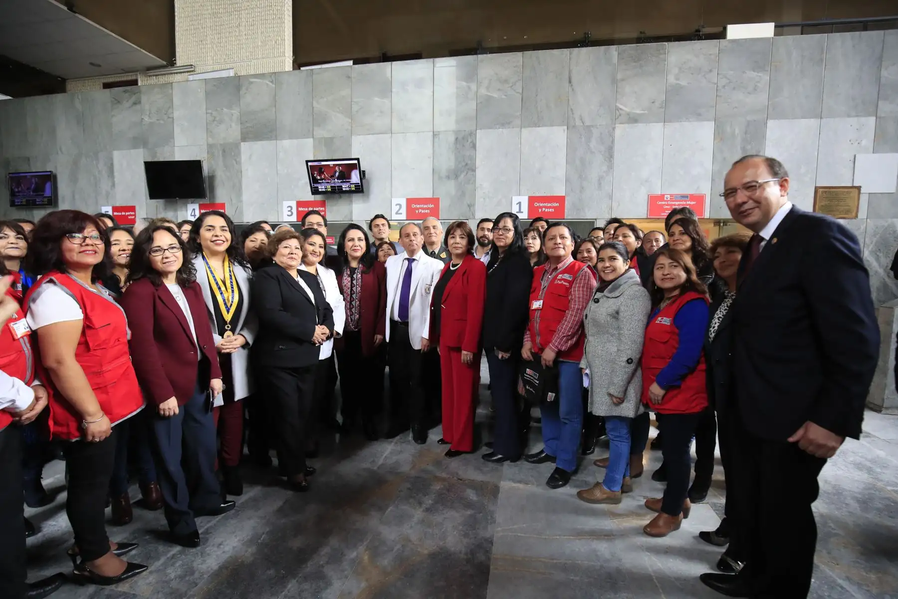 Ministra de la Mujer y Poblaciones Vulnerables, Gloria Montenegro, inauguró el nuevo local del Centro Emergencia Mujer (CEM) Lima Sede Central

Foto: Andina/Juan Carlos Guzmán Negrini