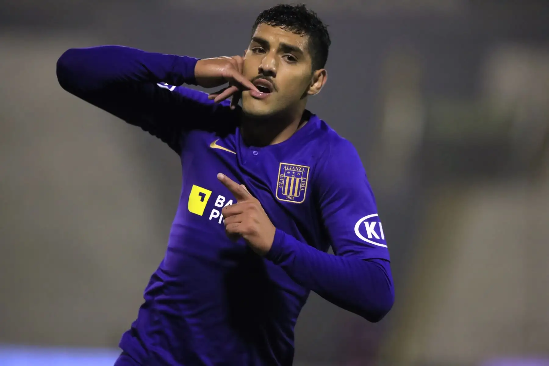 Adrián Balboa de Alianza Lima celebra luego de anotar un gol durante el partido contra Piratas F.C.       


Foto: Andina/Juan Carlos Guzmán Negrini