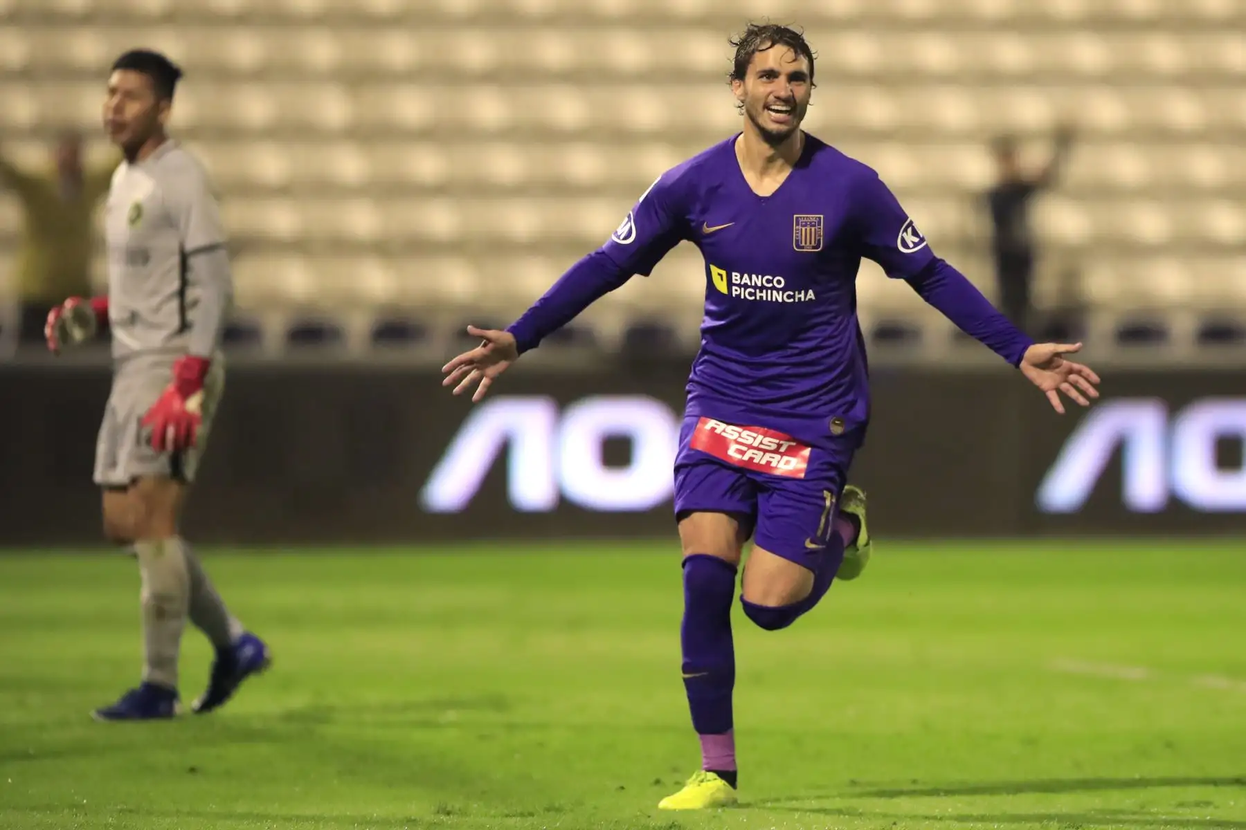 Felipe Rodríguez celebra luego de anotar de penal durante el encuentro entre Alianza Lima vs Piratas F.C.   


Foto: Andina/Juan Carlos Guzmán Negrini