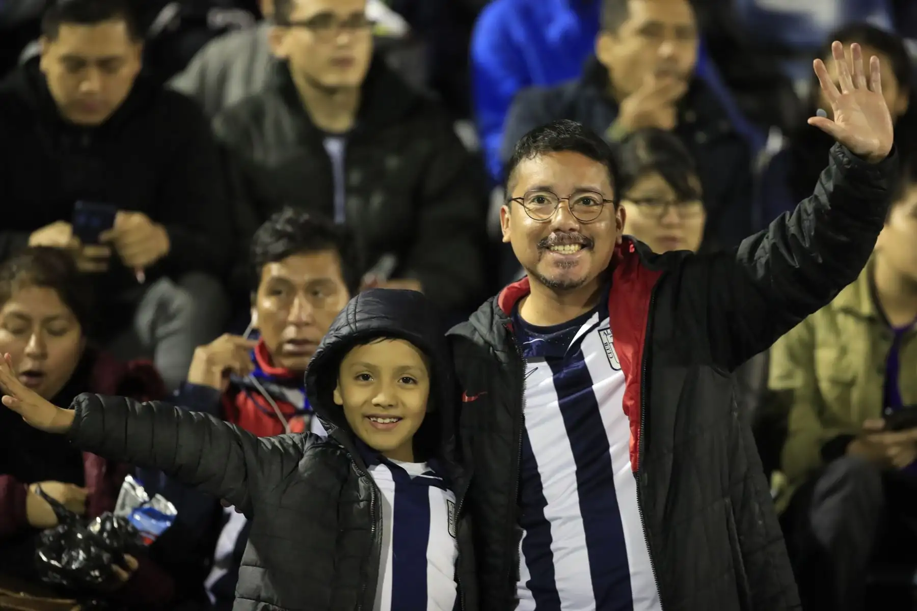 Hinchas durante el partido entre Alianza Lima y Piratas F.C.   


Foto: Andina/Juan Carlos Guzmán Negrini
