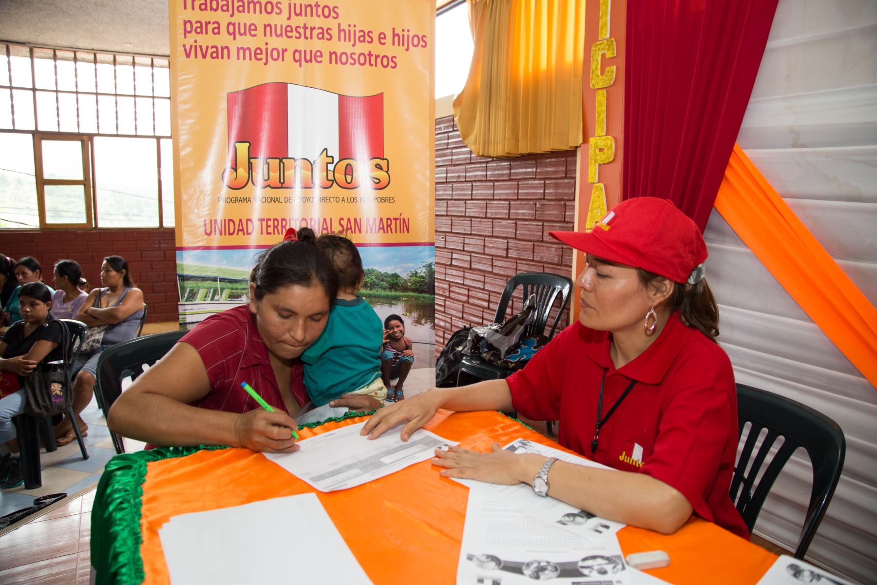 Programa Juntos afiliará a más de 4,900 nuevos hogares de la región San Martín que se encuentran en situación de pobreza y pobreza extrema.