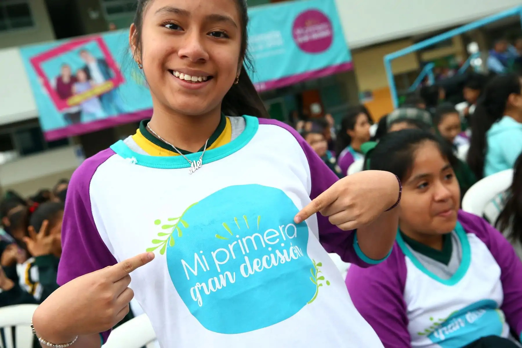Con la presencia de la ministra de Salud, Zulema Tomàs, se lanza la Campaña Nacional de Segunda Dosis de la Vacuna del Papiloma Humano, en le colegio Elvira Garcia y Garcia.  Foto: ANDINA/Melina Mejía