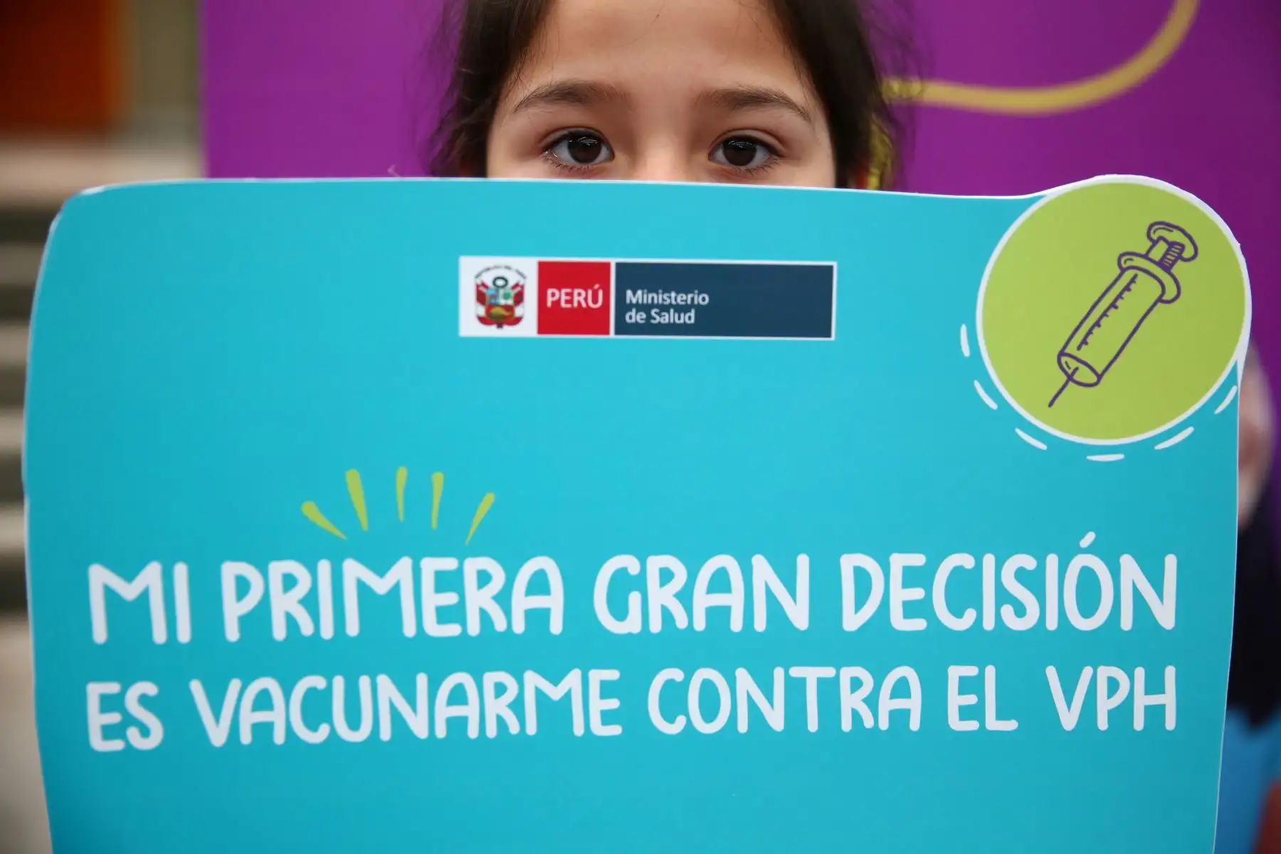 Con la presencia de la ministra de Salud, Zulema Tomàs, se lanza la Campaña Nacional de Segunda Dosis de la Vacuna del Papiloma Humano, en le colegio Elvira Garcia y Garcia.  Foto: ANDINA/Melina Mejía