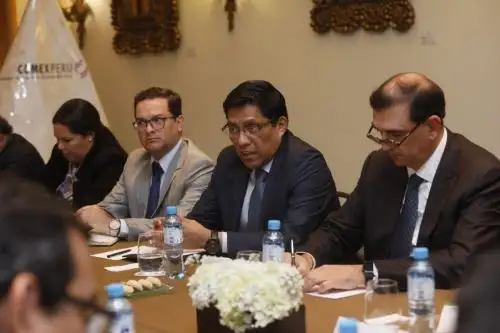El Jefe de Gabinete, Vicente Zeballos junto al ministro de Comercio Exterior y Turismo, Edgar Vásquez, atendieron el lunes la invitación de la Sociedad de Comercio Exterior del Perú (ComexPerú Foto: Difusión