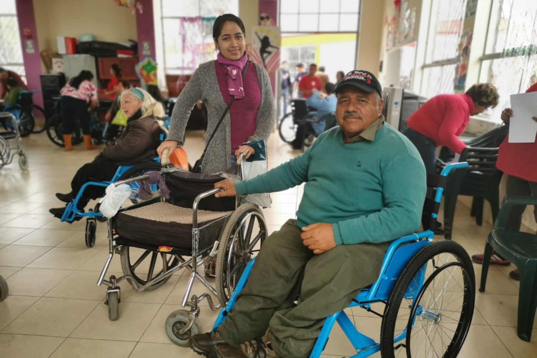 Sillas de ruedas armadas por Voluntarios Telefónica. Foto: Andina/Difusión