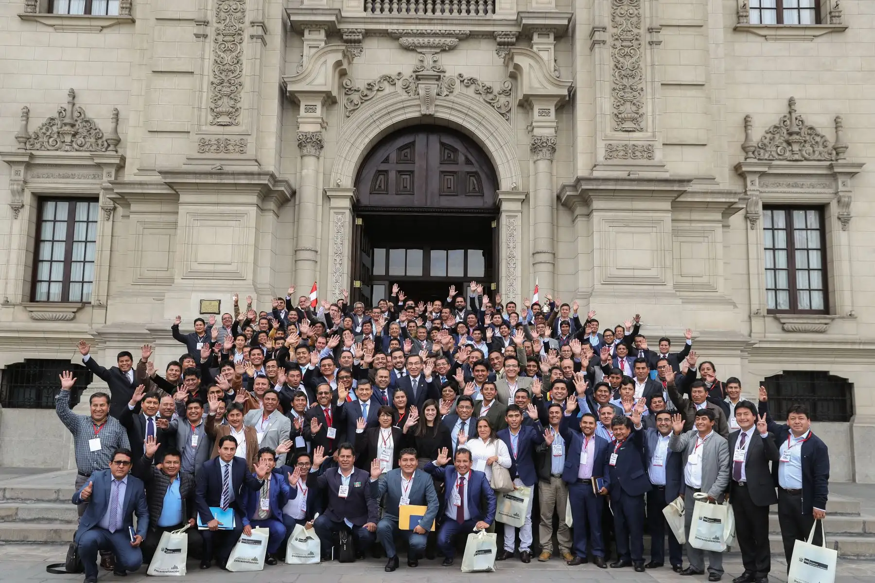 Encuentro entre el Gobierno Nacional y los Alcaldes de la Asociación de Municipalidades del Perú (AMPE). Foto: ANDINA/Prensa Presidencia