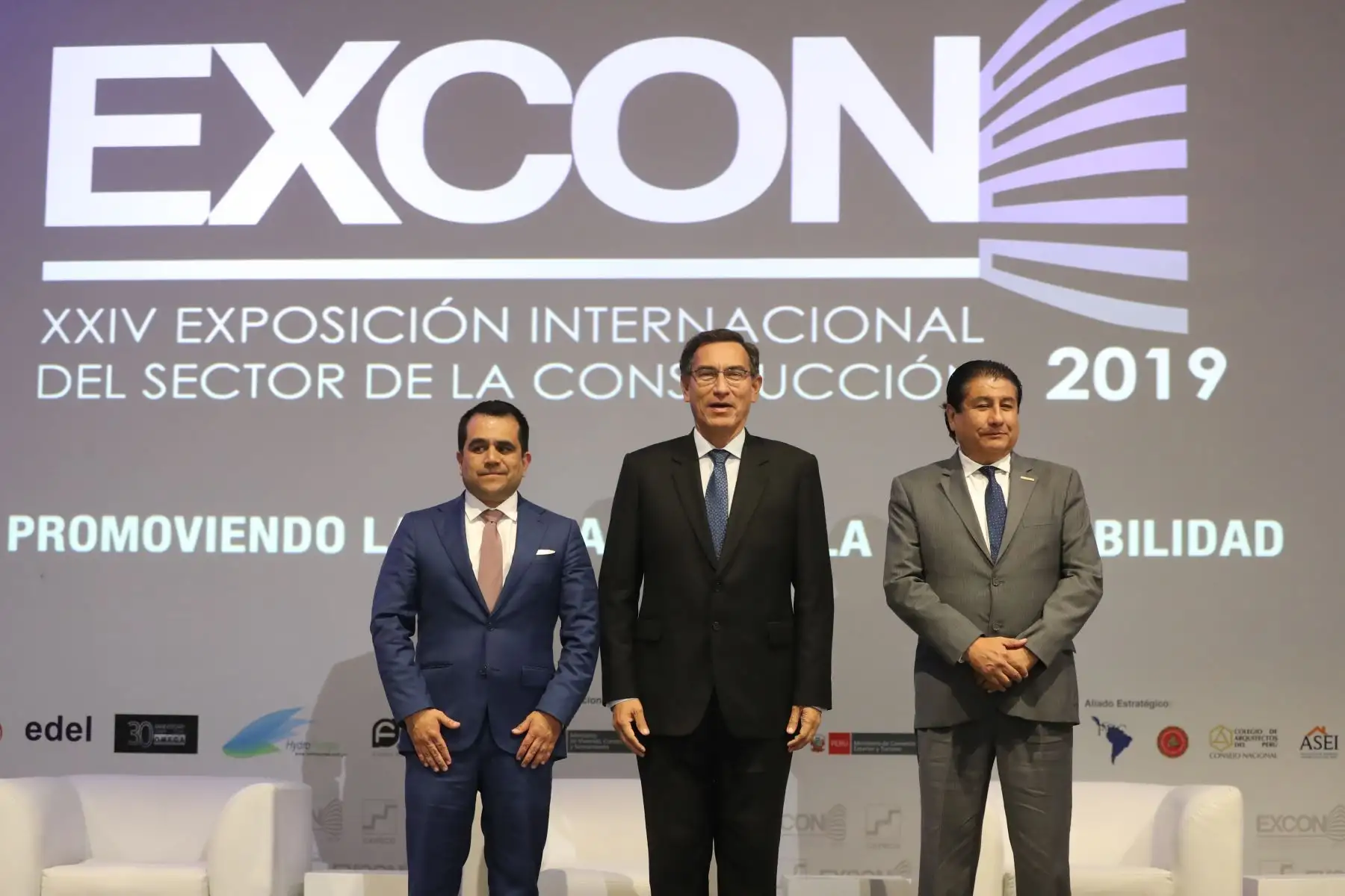 Presidente de la República,Martín Vizcarra clausuró Foro: “El desafío de construir el Perú del Bicentenario”Foto: ANDINA/Prensa Presidencia
