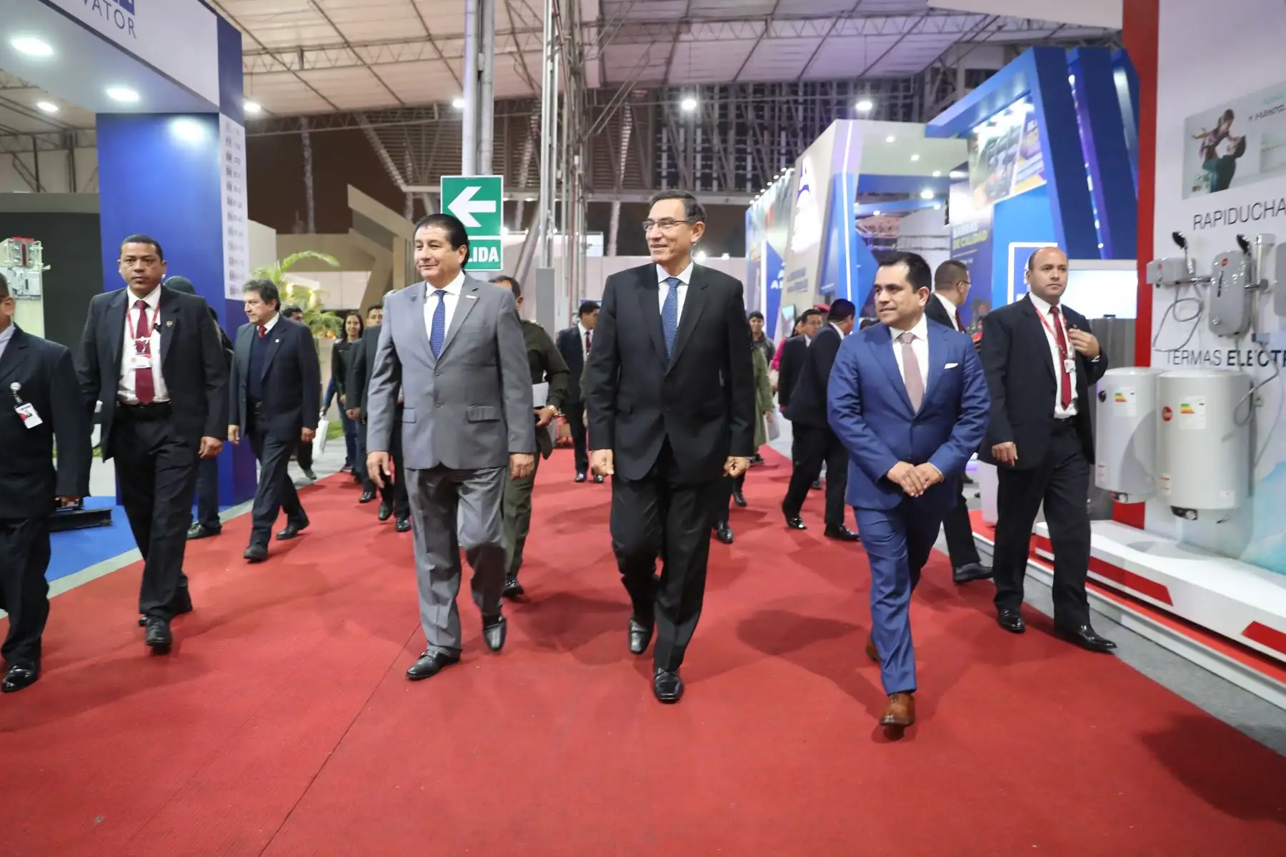 Presidente de la República,Martín Vizcarra clausuró Foro: “El desafío de construir el Perú del Bicentenario”Foto: ANDINA/Prensa Presidencia