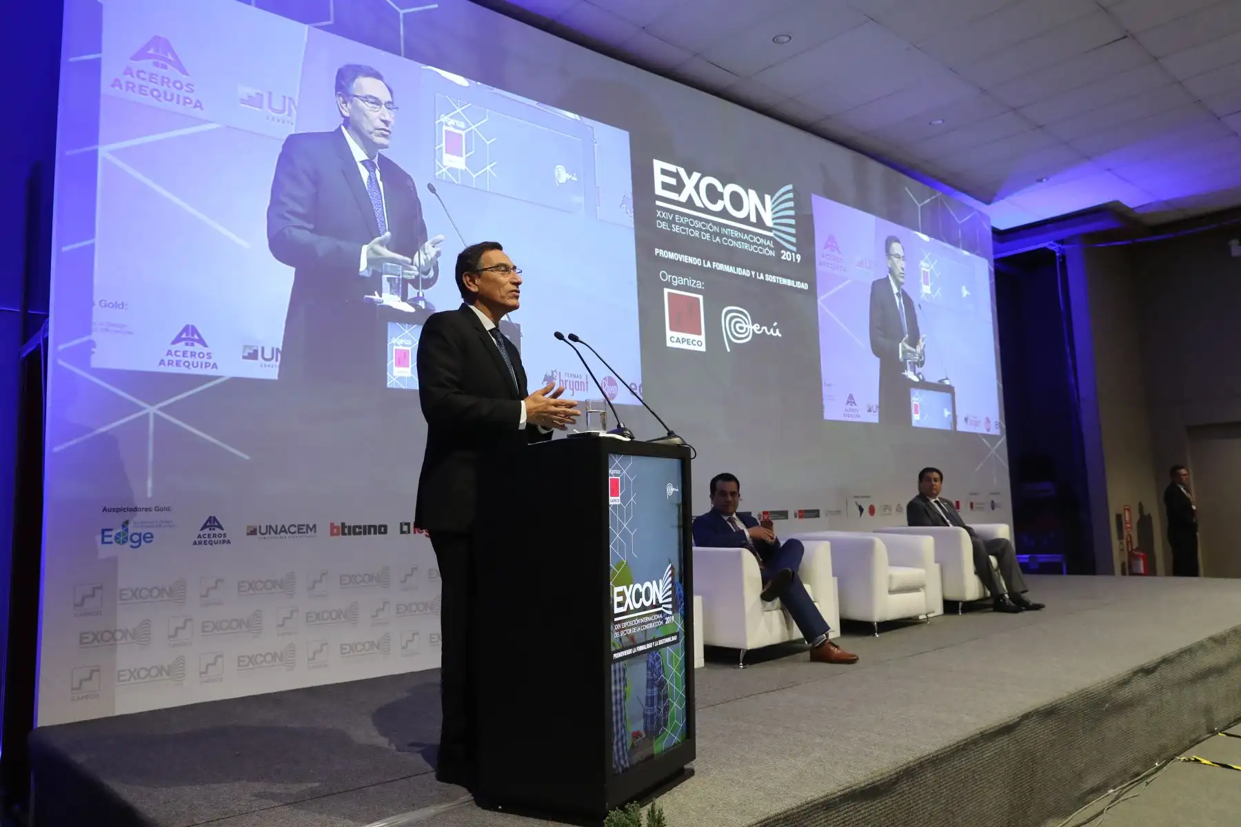 Presidente de la República,Martín Vizcarra clausuró Foro: “El desafío de construir el Perú del Bicentenario”Foto: ANDINA/Prensa Presidencia