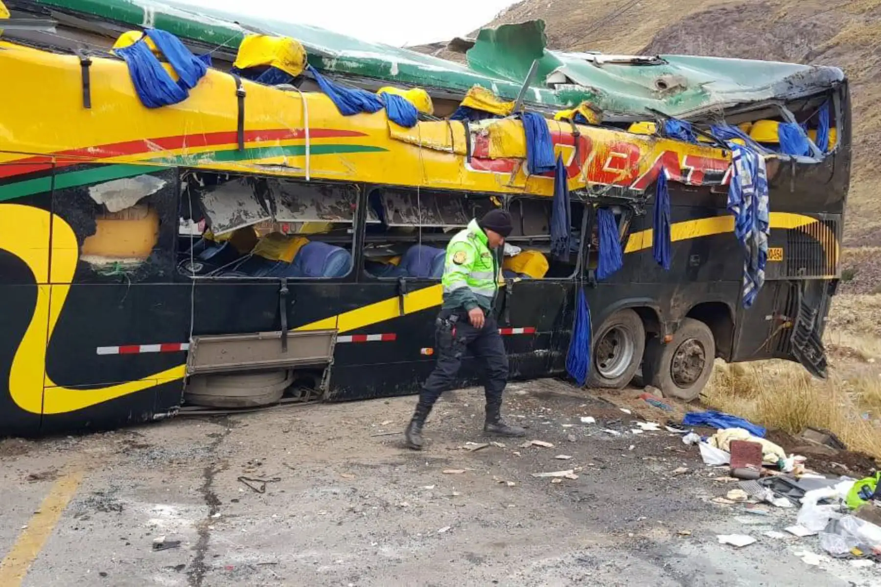 Sutran suspendió a la empresa Lobato por el trágico accidente en la carretera Central que dejó cinco muertos y 23 heridos.