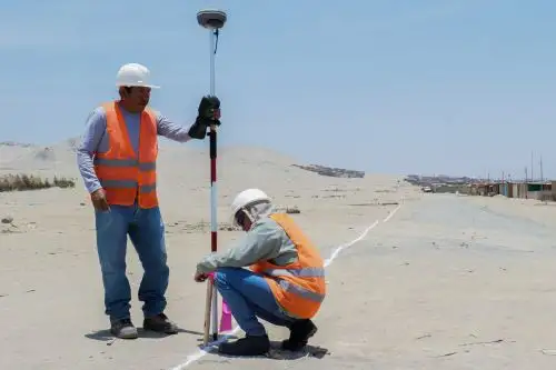 Provías inicia primeros trazos para la futura vía de Evitamiento de la ciudad de Chimbote, en Áncash. ANDINA/Difusión