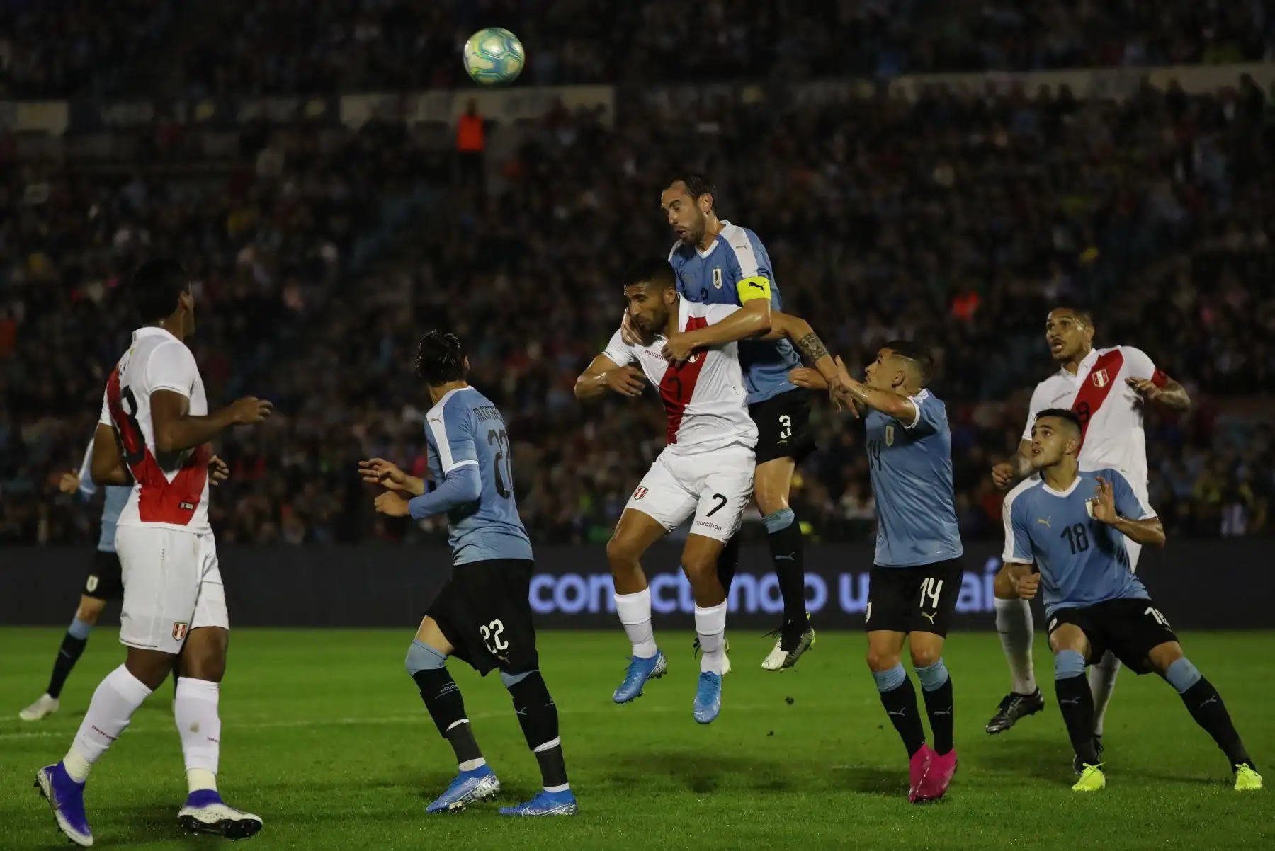 Perú vs. Uruguay se enfrentan en amistoso. Foto: EFE