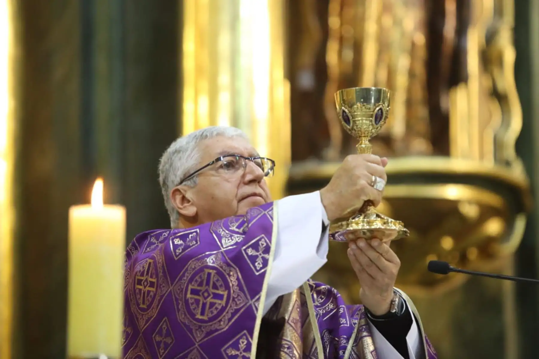 Jefe de Estado Martín Vizcarra y ministros participan en misa en iglesia Las Nazarenas. Foto: ANDINA/Prensa Presidencia