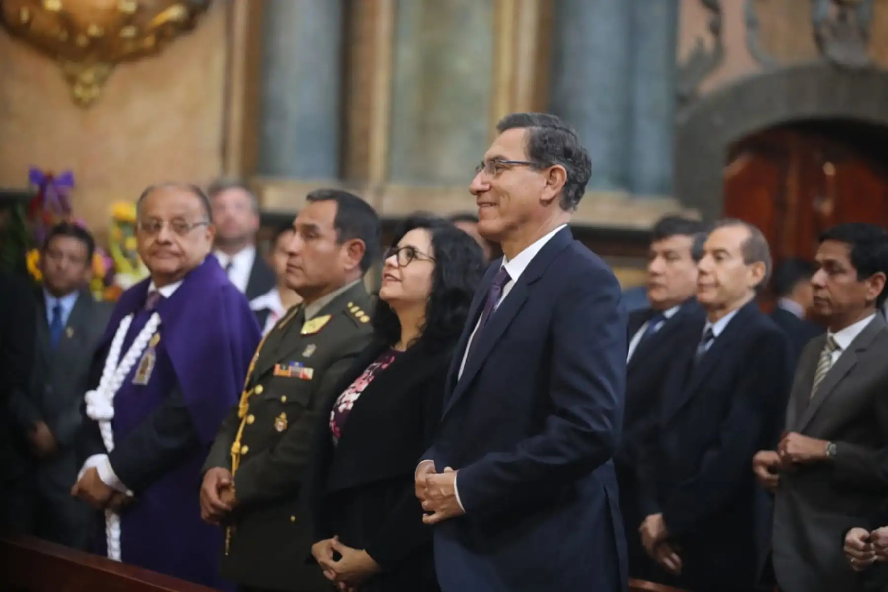 Jefe de Estado Martín Vizcarra y ministros participan en misa en iglesia Las Nazarenas. Foto: ANDINA/Prensa Presidencia