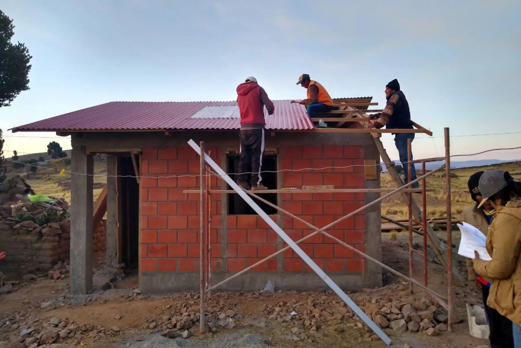 El Programa Nacional de Vivienda Rural ofrece 131 profesionales para que desempeñen funciones de supervisión y evaluación de familias vulnerables.