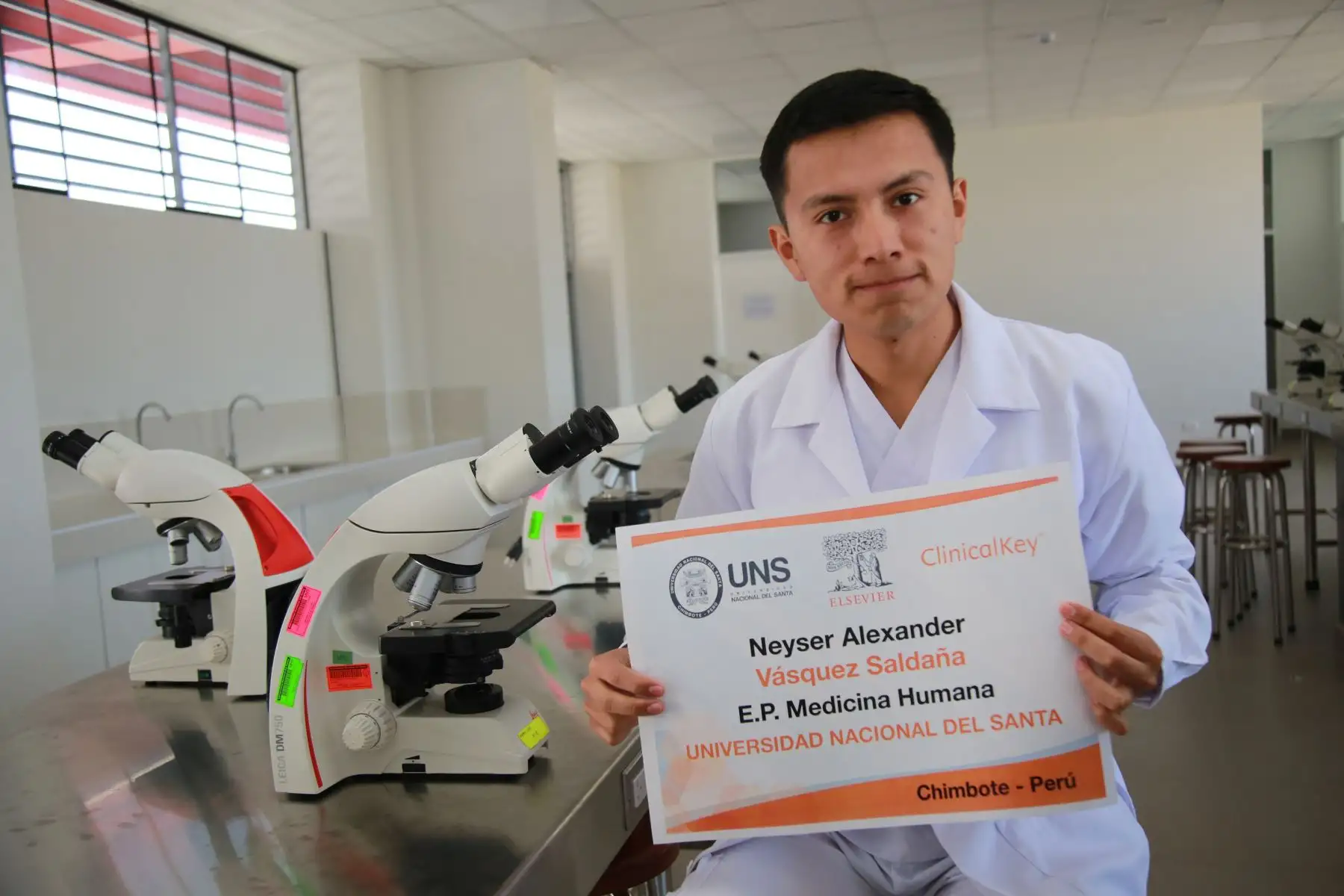 Alexander Vásquez, estudiante peruano es finalista en concurso que elige a los mejores estudiantes de medicina del mundo. Foto: ANDINA