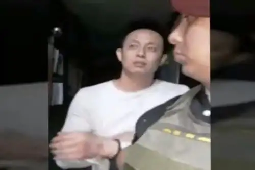Policía detiene a ciudadano coreano que desató balacera en Miraflores. Foto: ANDINA/captura TV.