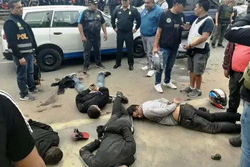 Policía frustra asalto a banco, captura a cuatro y abate a dos delincuentes. Foto: ANDINA/difusión.