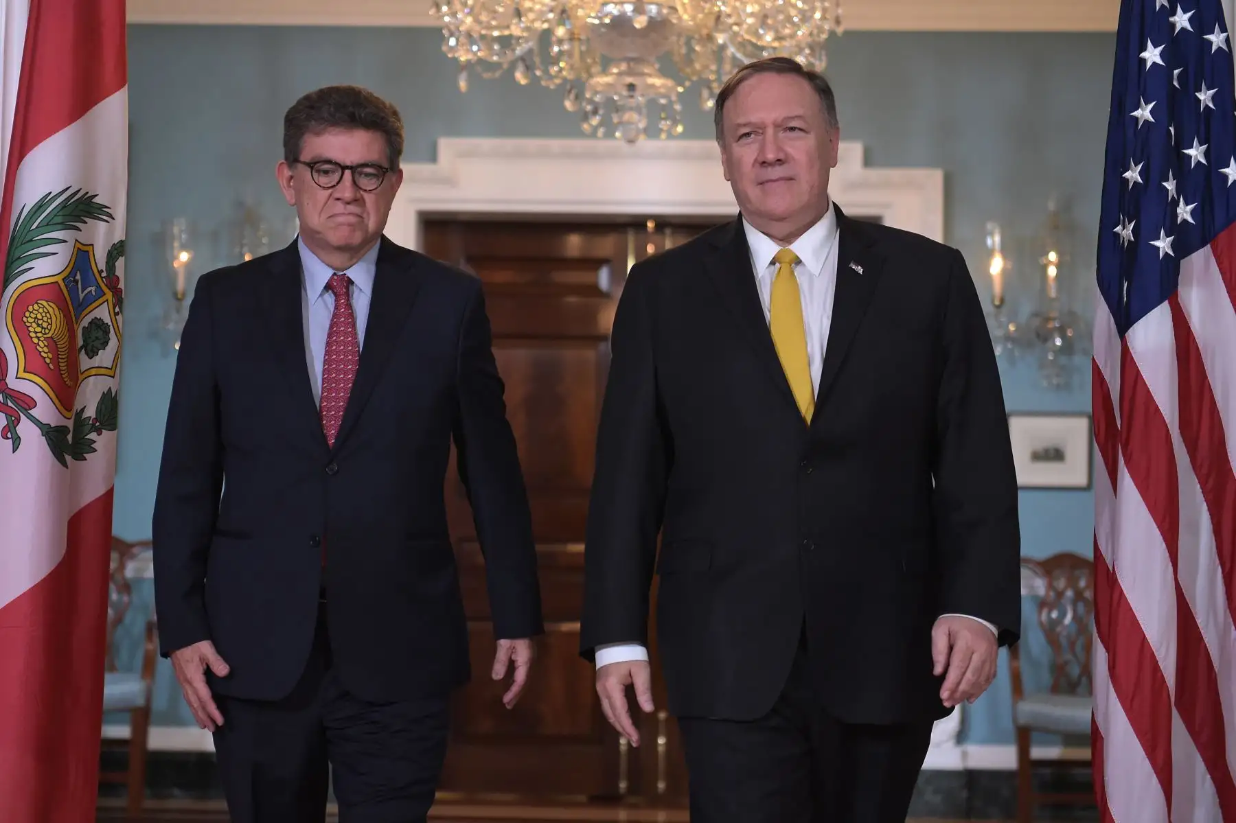 El Secretario de Estado de los Estados Unidos, Mike Pompeo  se reúne con el Ministro de Relaciones Exteriores de Perú, Gustavo Meza-Cuadra, en el Departamento de Estado en Washington DC.Foto: AFP
