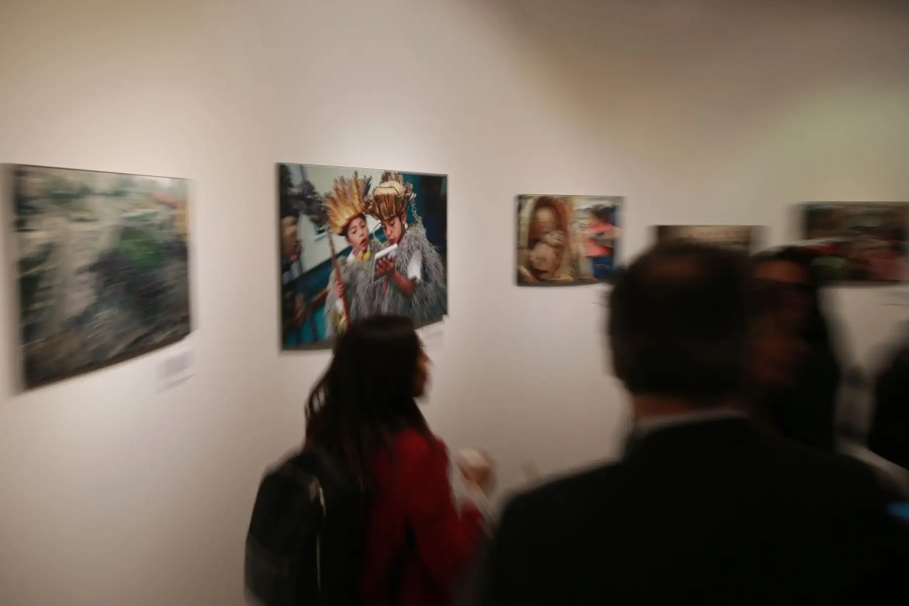 Exposición fotográfica de la Agencia Internacional EFE y  Telefónica del Perú: "Como internet ha cambiado el mundo", en la la galería El Reducto de Miraflores. Foto: ANDINA/Jhony Laurente Exposición fotográfica de la Agencia Internacional EFE y  Telefónica del Perú: "Como internet ha cambiado el mundo", en la la galería El Reducto de Miraflores. Foto: ANDINA/Jhony Laurente