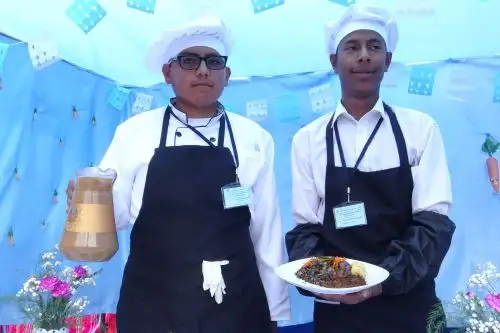 Escolares de Puno crean manjar de hígado de pollo para combatir la anemia infantil. ANDINA