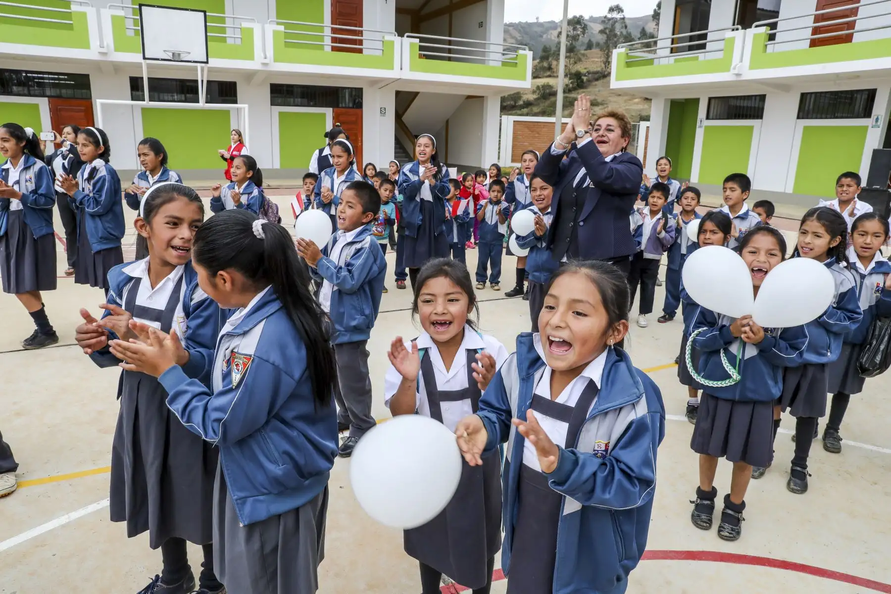 Presidente de la República, Martín Vizcarra, inauguró obras de mejoramiento en la Institución Educativa Miguel Grau de Huarmaca en Piura. Foto: ANDINA/Prensa Presidencia