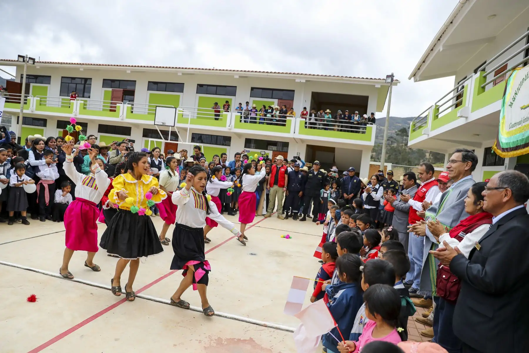Presidente de la República, Martín Vizcarra, inauguró obras de mejoramiento en la Institución Educativa Miguel Grau de Huarmaca en Piura. Foto: ANDINA/Prensa Presidencia