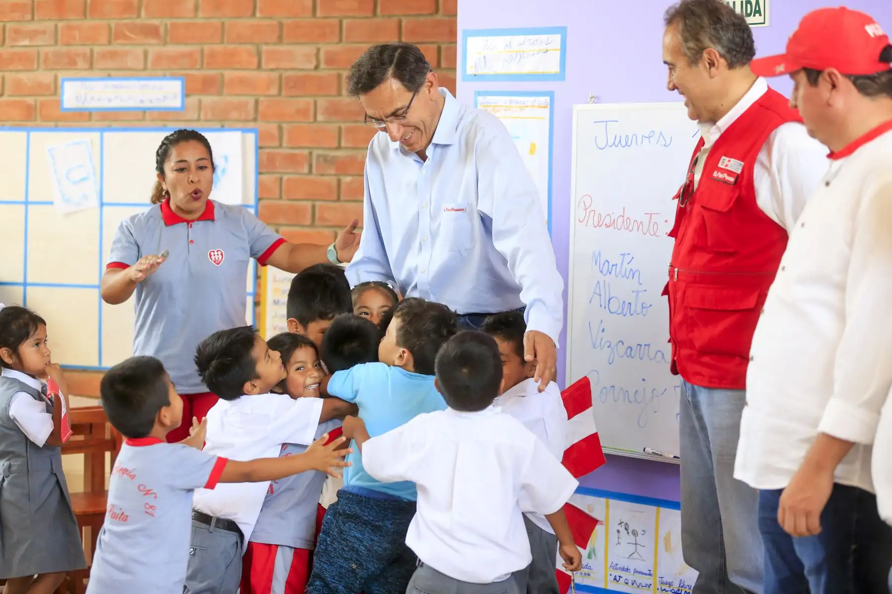 Presidente de la República , Martín Vizcarra, inaugura los ambientes de nivel inicial del colegio Fe y Alegría Nº81 de Paita. Foto: ANDINA/Prensa Presidencia