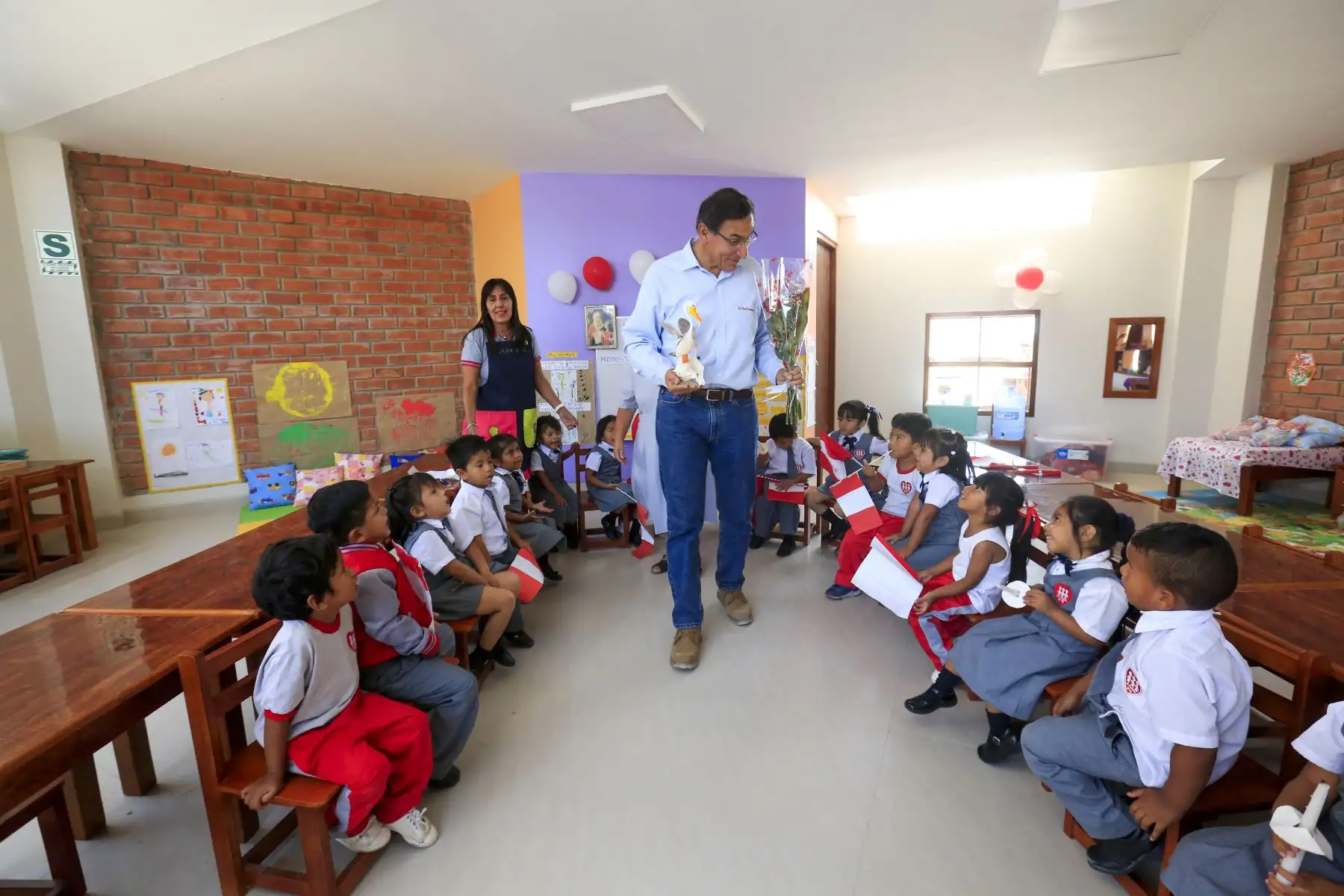 Presidente de la República, Martín Vizcarra, inaugura los ambientes de nivel inicial del colegio Fe y Alegría Nº81 de Paita. Foto: ANDINA/Prensa Presidencia