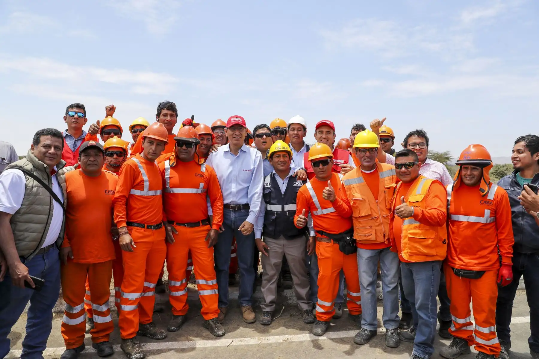 Jefe de Estado, Martín Vizcarra, supervisa obras de rehabilitación de los tramos Dv. Bayóvar – Sechura, Dv Sechura – Terminal Bayóvar en Piura. Foto: ANDINA/Prensa Presidencia