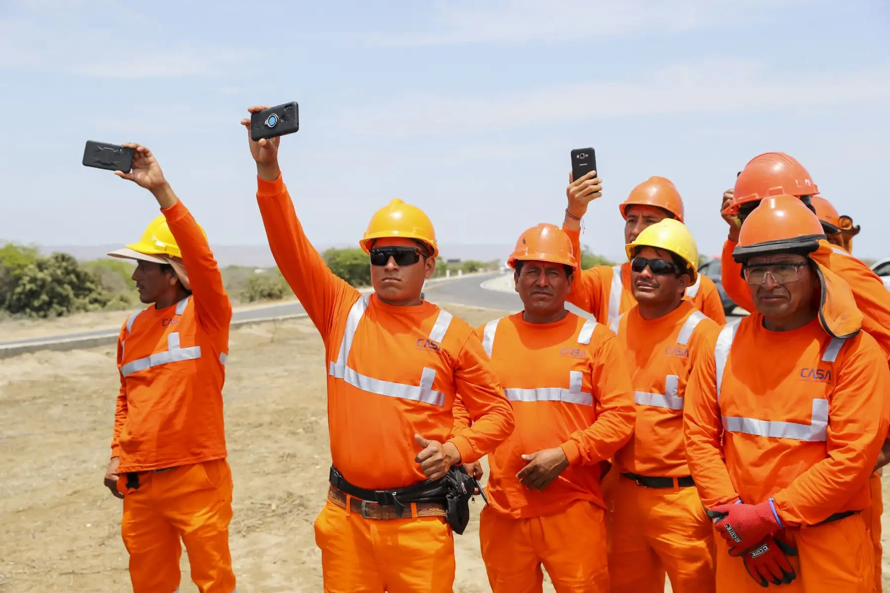 Jefe de Estado, Martín Vizcarra, supervisa obras de rehabilitación de los tramos Dv. Bayóvar – Sechura, Dv Sechura – Terminal Bayóvar en Piura. Foto: ANDINA/Prensa Presidencia