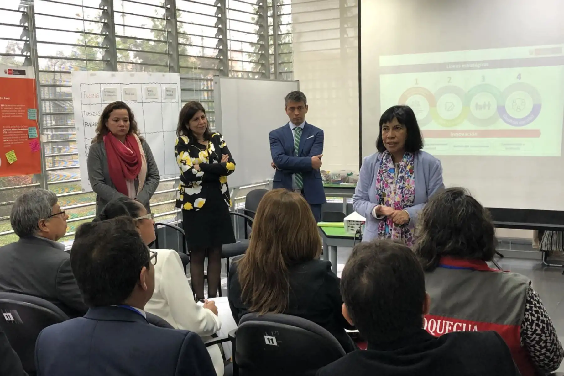Sector Educación y direcciones regionales analizan implementación del Currículo Nacional