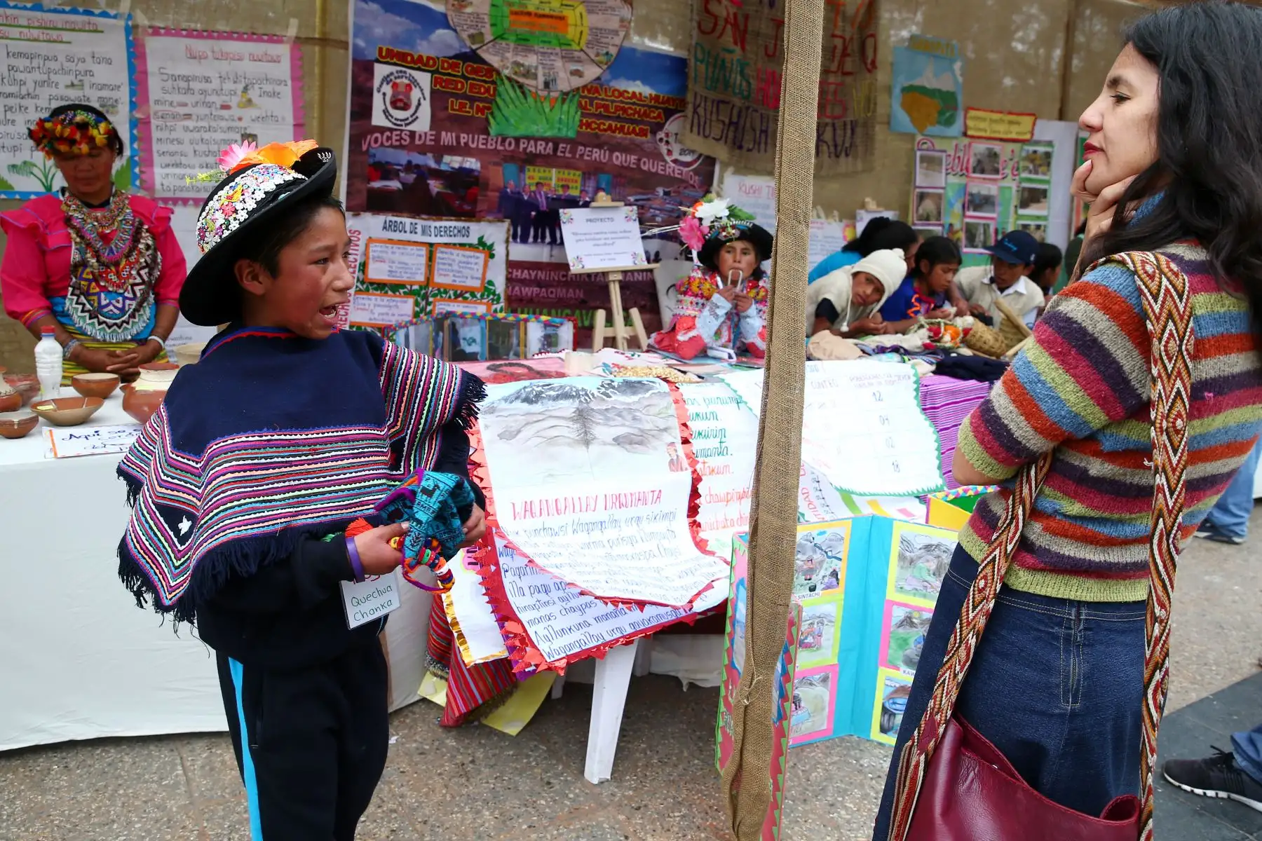 Niños de pueblos originarios muestran los saberes ancestrales de sus comunidades en la Feria Tinkuy 2019.  Foto: ANDINA/Melina Mejía