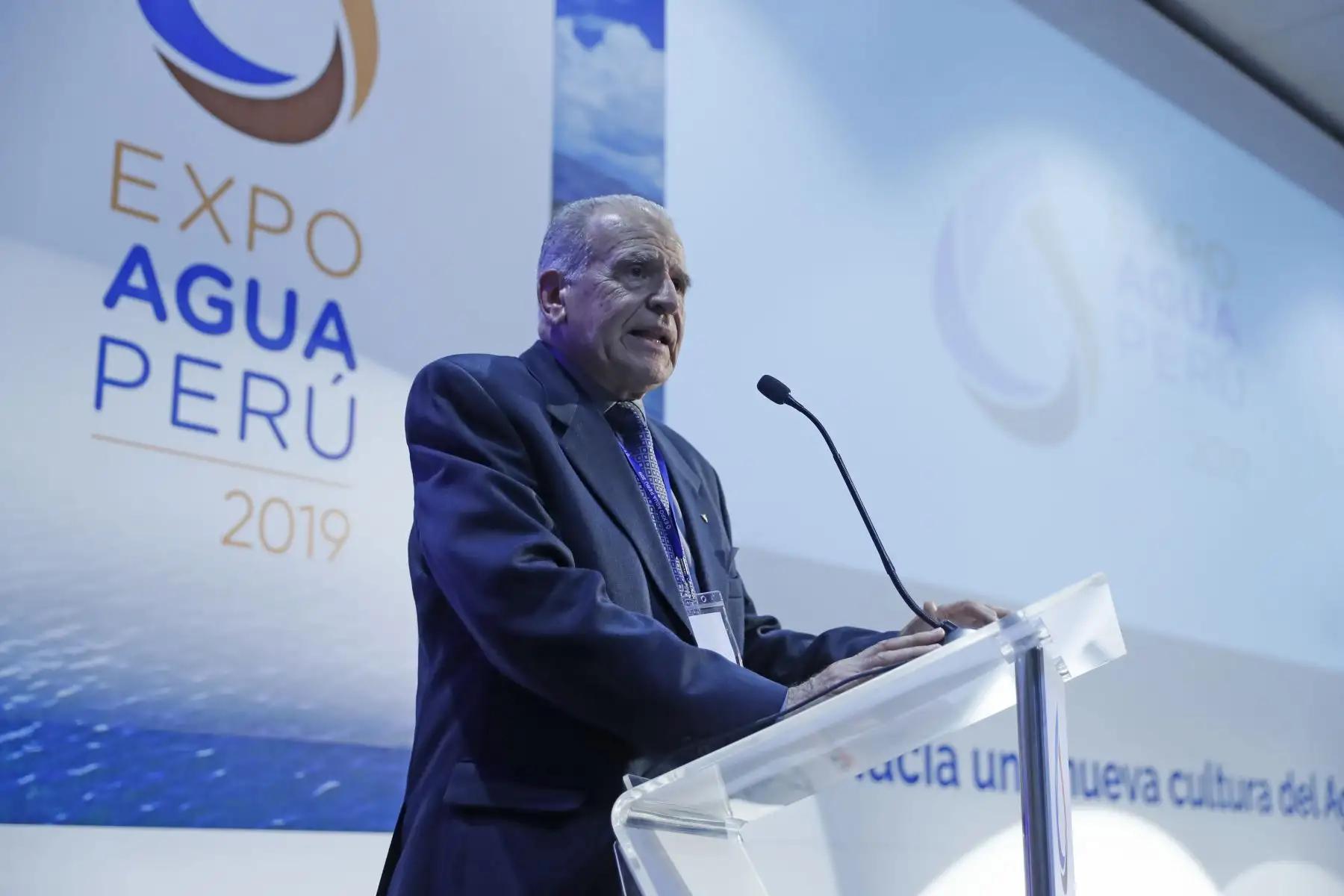 Carlos Silvestri, presidente del Comité Organizador de Expo Agua Perú expone durante clausura. Foto: ANDINA/Renato Pajuelo
