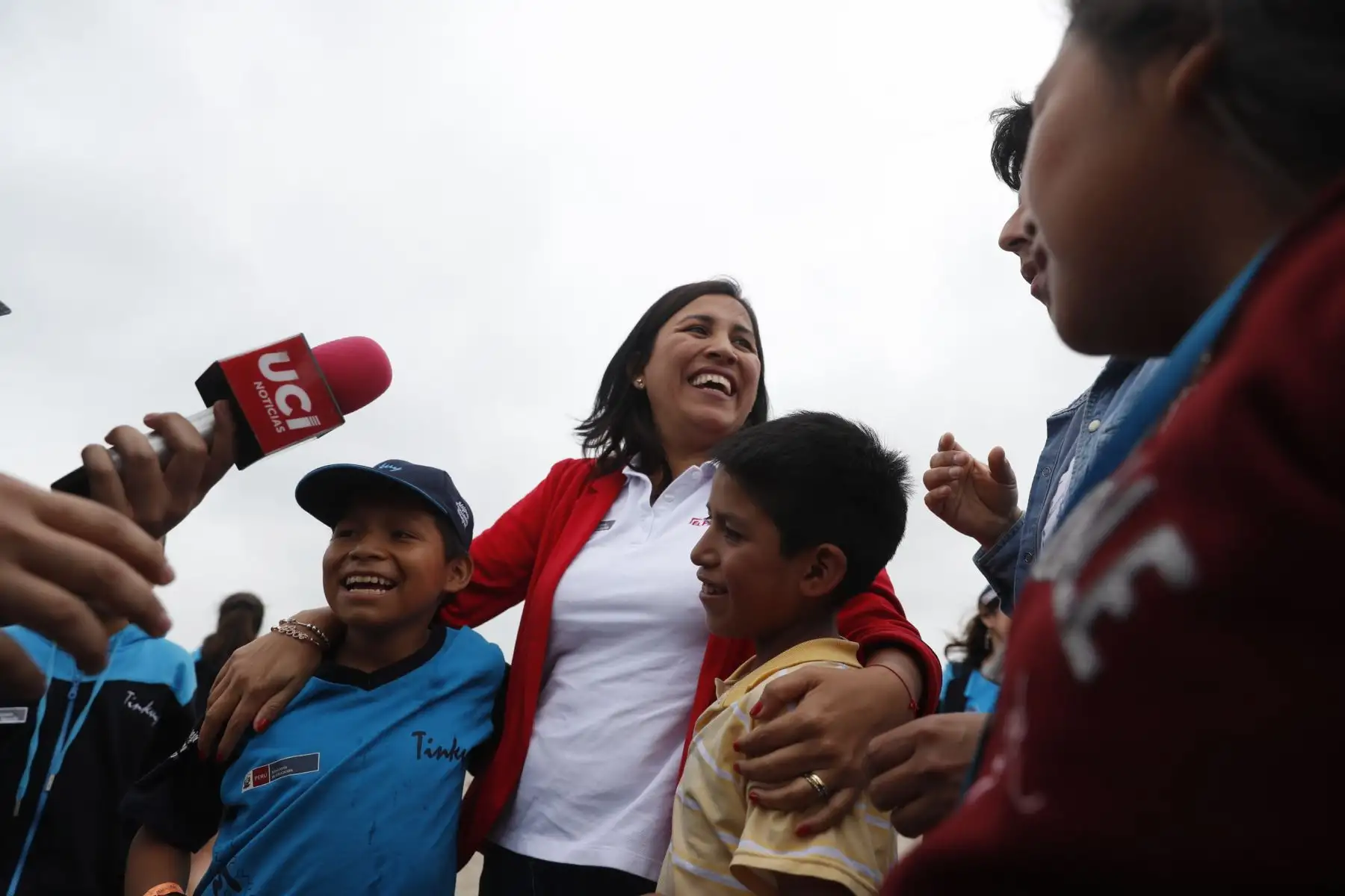 Un total de 160 escolares de 22 pueblos originarios del país disfrutaron del mar en playa Agua Dulce, en Chorrillos. Foto: ANDINA/Renato Pajuelo