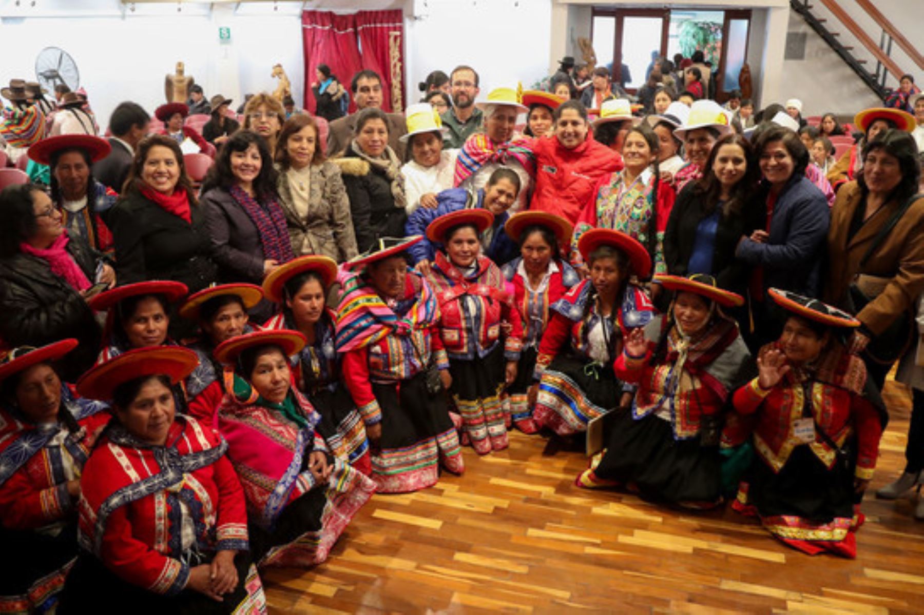 Ministra del Ambiente, Fabiola Muñoz, participó en el foro público “Mujeres rurales y cambio climático: aportando al desarrollo sostenible con equidad”, realizado en la ciudad del Cusco.