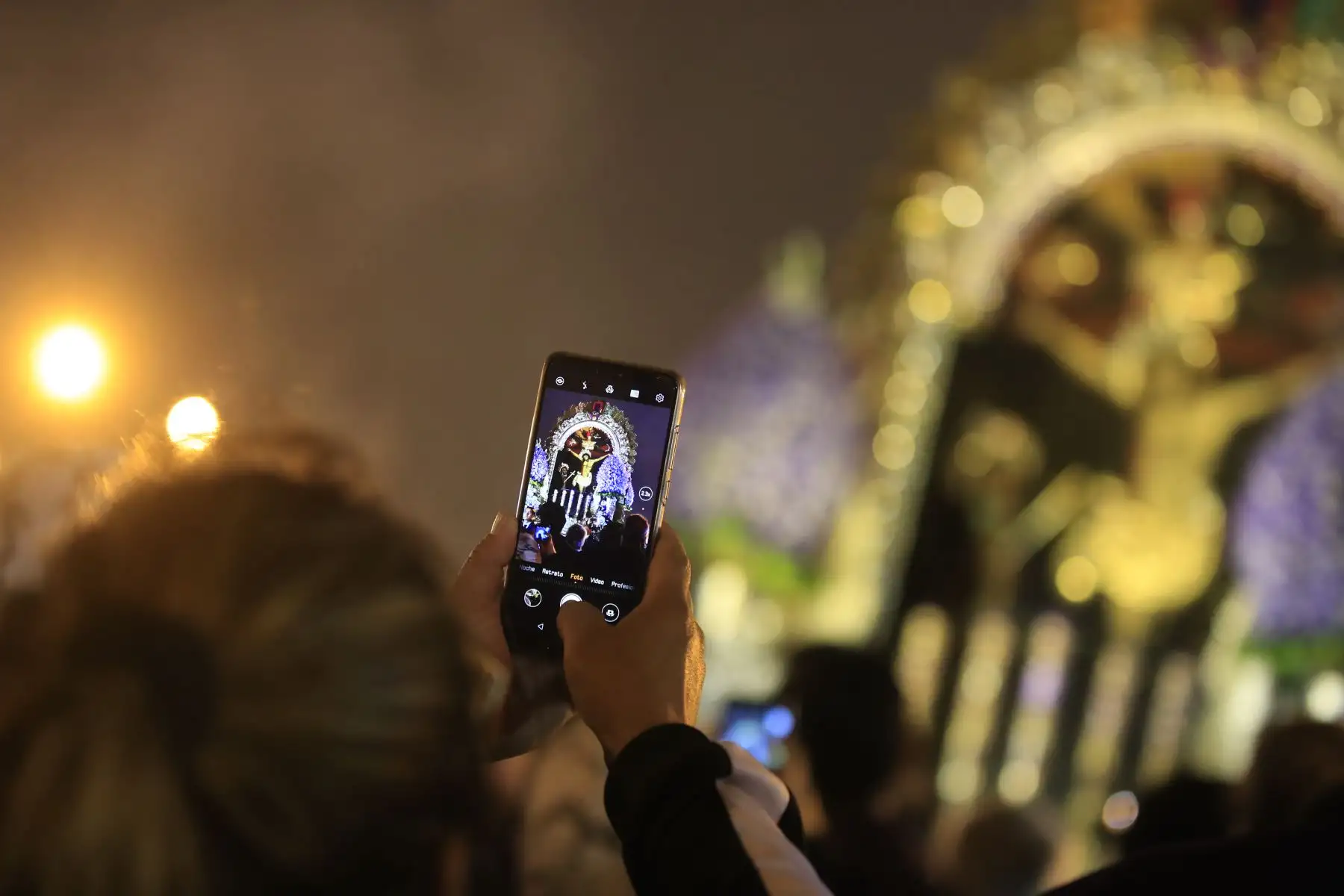 Procesión del Señor de los Milagros

Foto: ANDINA/Juan Carlos Guzmán Negrini.