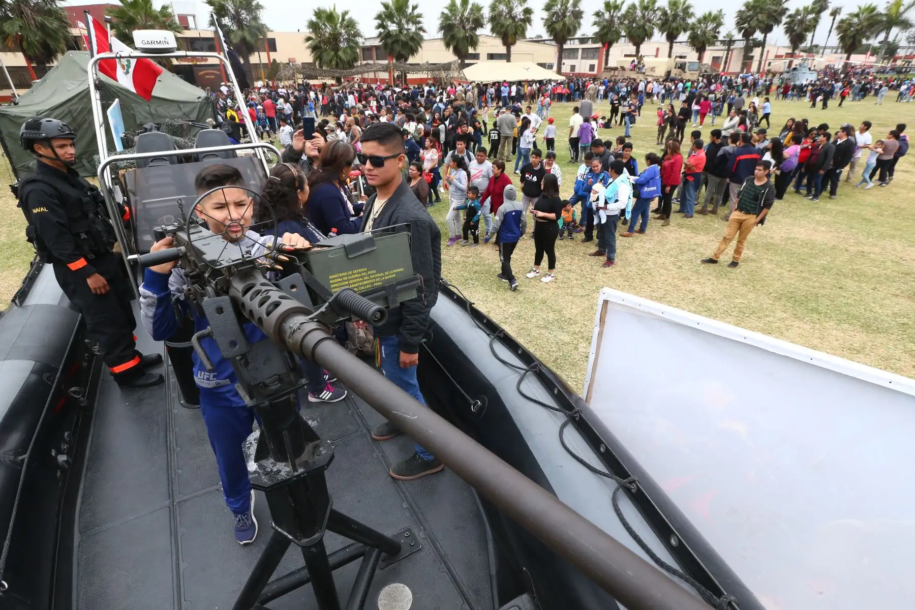 Jornada "Puertas Abiertas" de la Marina de Guerra del Perú, recibe a la población  para mostrar sus unidades navales.  Foto: ANDINA/Melina Mejía Jornada "Puertas Abiertas" de la Marina de Guerra del Perú, recibe a la población  para mostrar sus unidades navales.  Foto: ANDINA/Melina Mejía