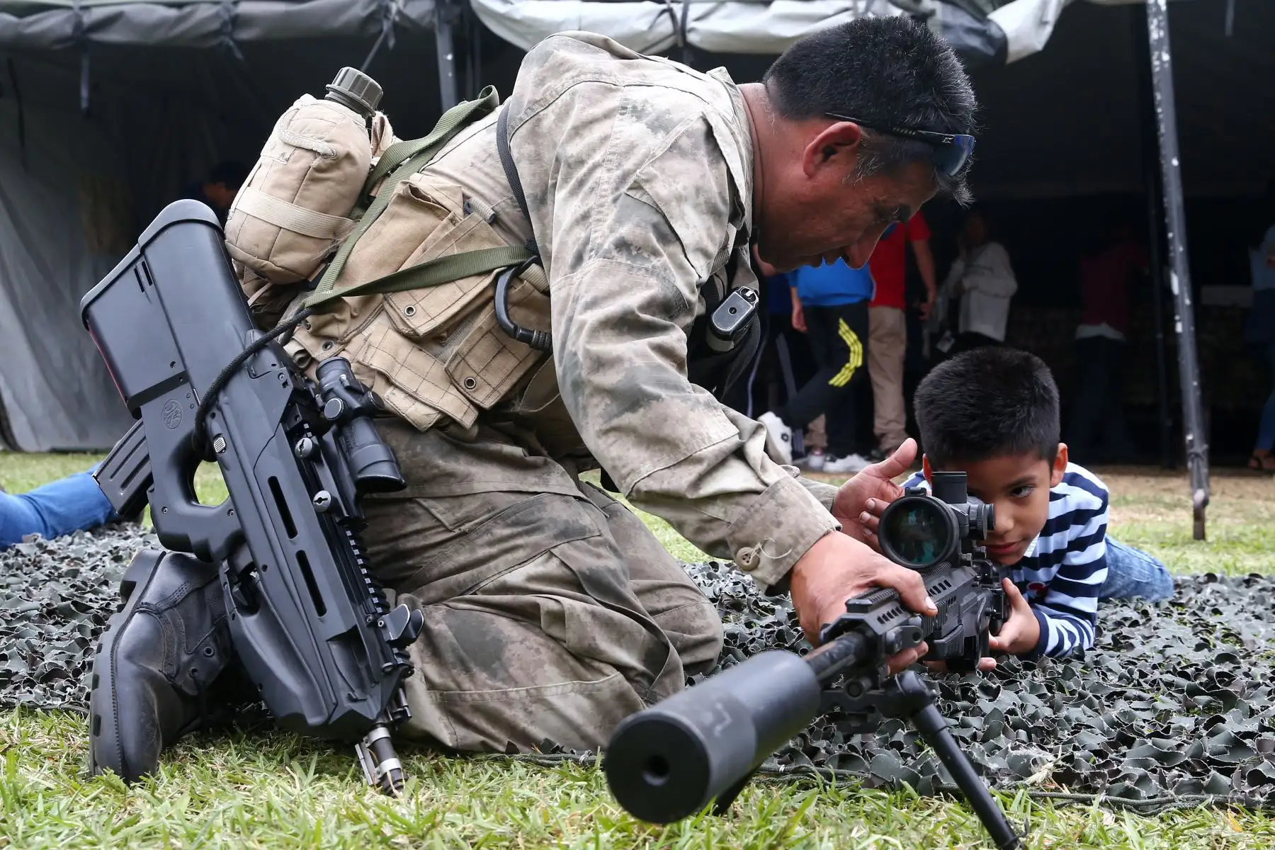 Jornada "Puertas Abiertas" de la Marina de Guerra del Perú, recibe a la población  para mostrar sus unidades navales.  Foto: ANDINA/Melina Mejía Jornada "Puertas Abiertas" de la Marina de Guerra del Perú, recibe a la población  para mostrar sus unidades navales.  Foto: ANDINA/Melina Mejía