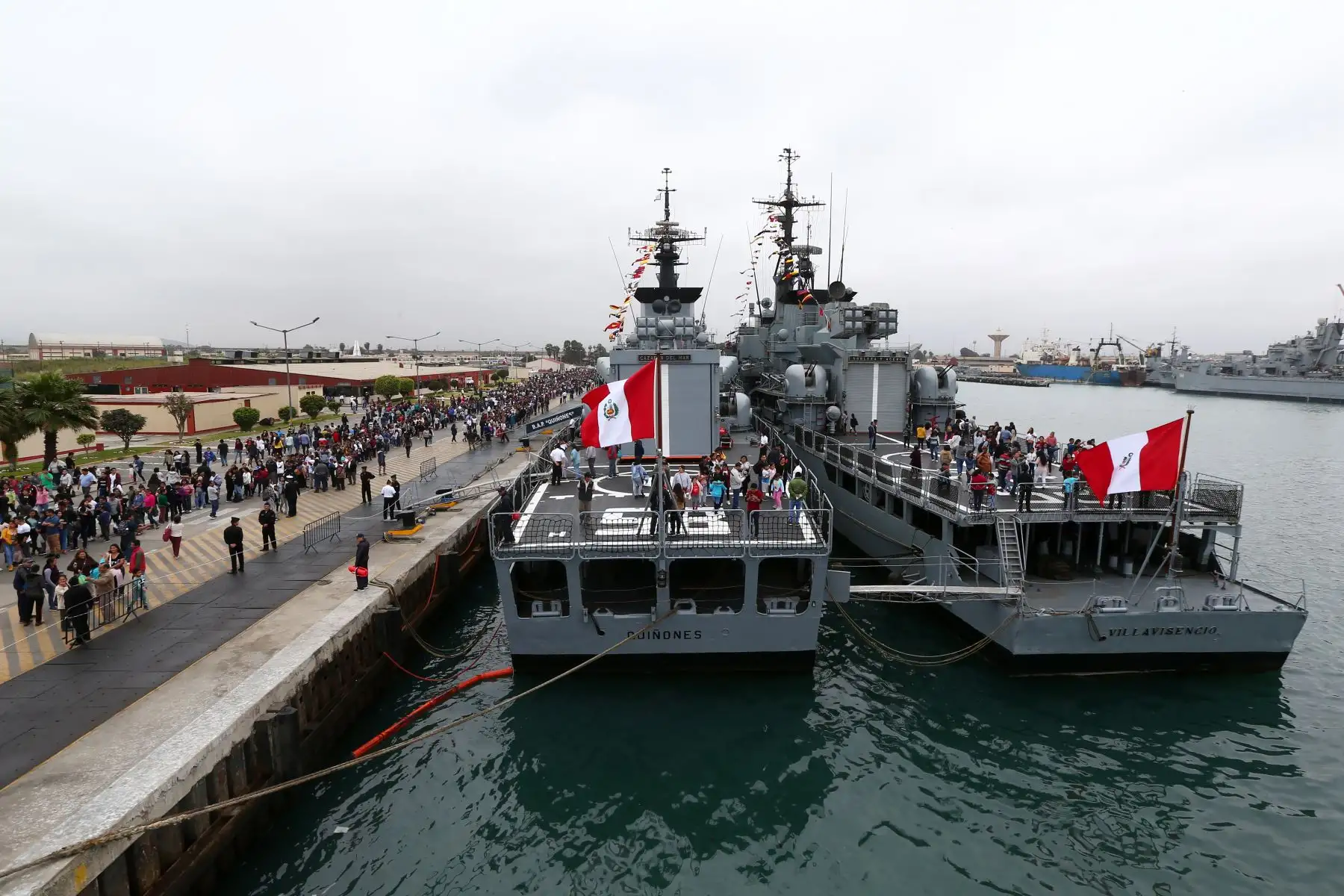 Jornada "Puertas Abiertas" de la Marina de Guerra del Perú, recibe a la población  para mostrar sus unidades navales.  Foto: ANDINA/Melina Mejía Jornada "Puertas Abiertas" de la Marina de Guerra del Perú, recibe a la población  para mostrar sus unidades navales.  Foto: ANDINA/Melina Mejía