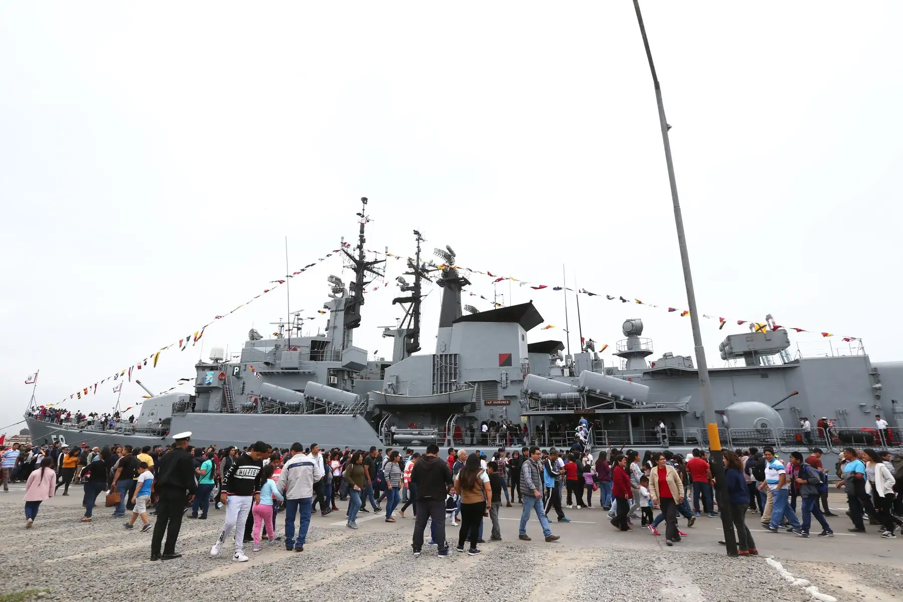 Jornada "Puertas Abiertas" de la Marina de Guerra del Perú, recibe a la población  para mostrar sus unidades navales.  Foto: ANDINA/Melina Mejía Jornada "Puertas Abiertas" de la Marina de Guerra del Perú, recibe a la población  para mostrar sus unidades navales.  Foto: ANDINA/Melina Mejía