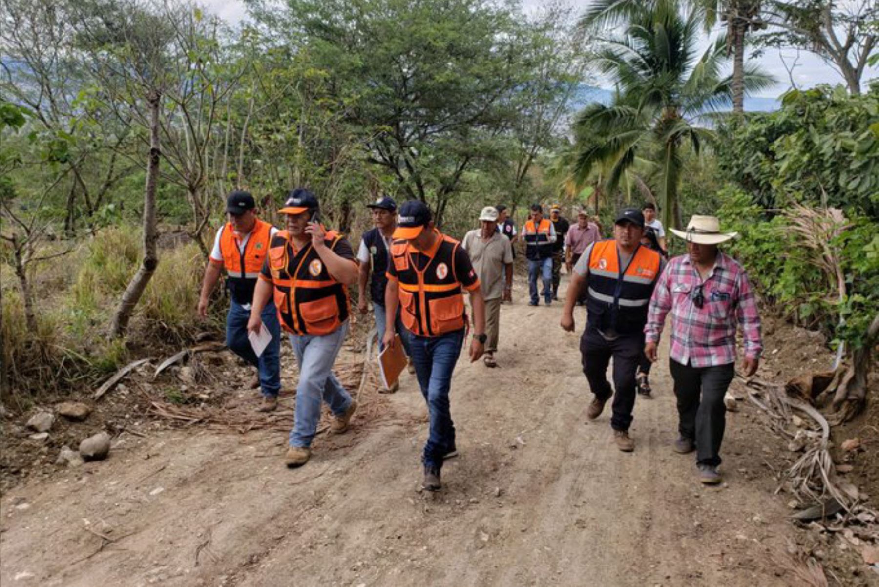 Especialistas del Ingemmet e Indeci, junto a autoridades regionales y locales, recorrieron la localidad de Naranjos Alto (Amazonas), afectada por un deslizamiento.